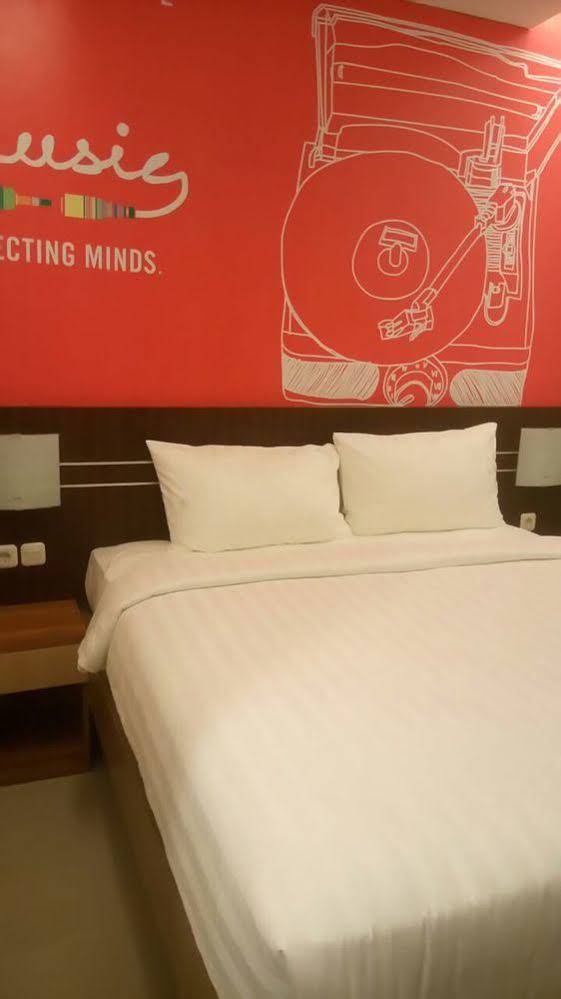 JAV Front One Hotel Lahat