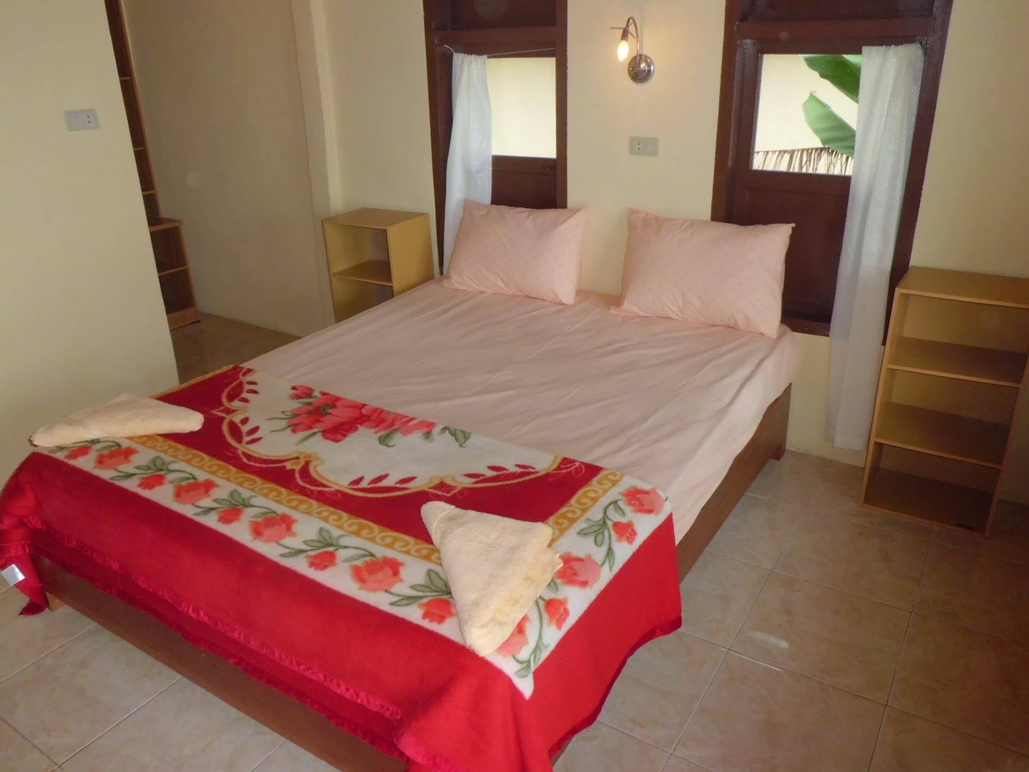 Tuk Tuk Timbul Bungalows