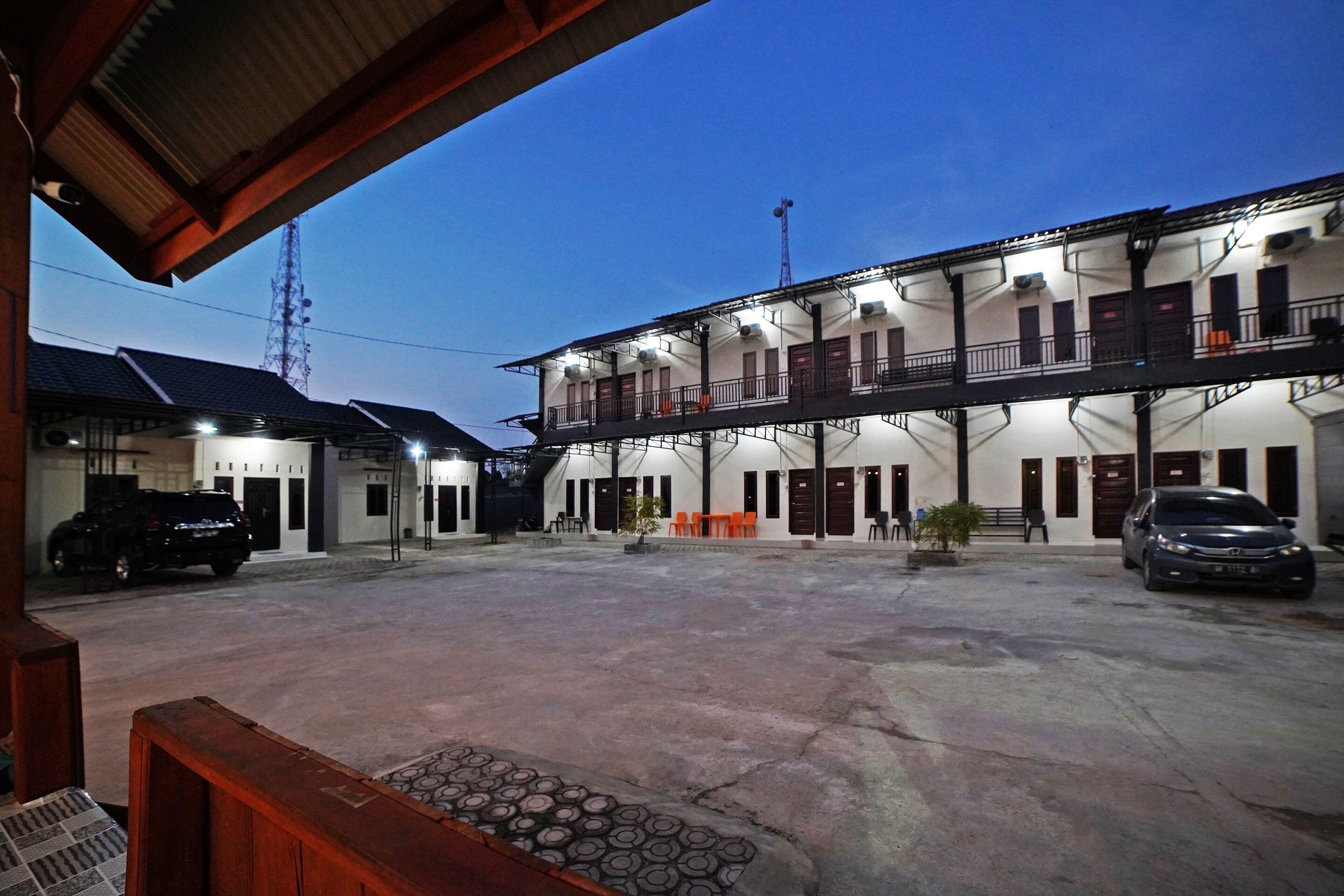 Hanania House Syariah by OYO