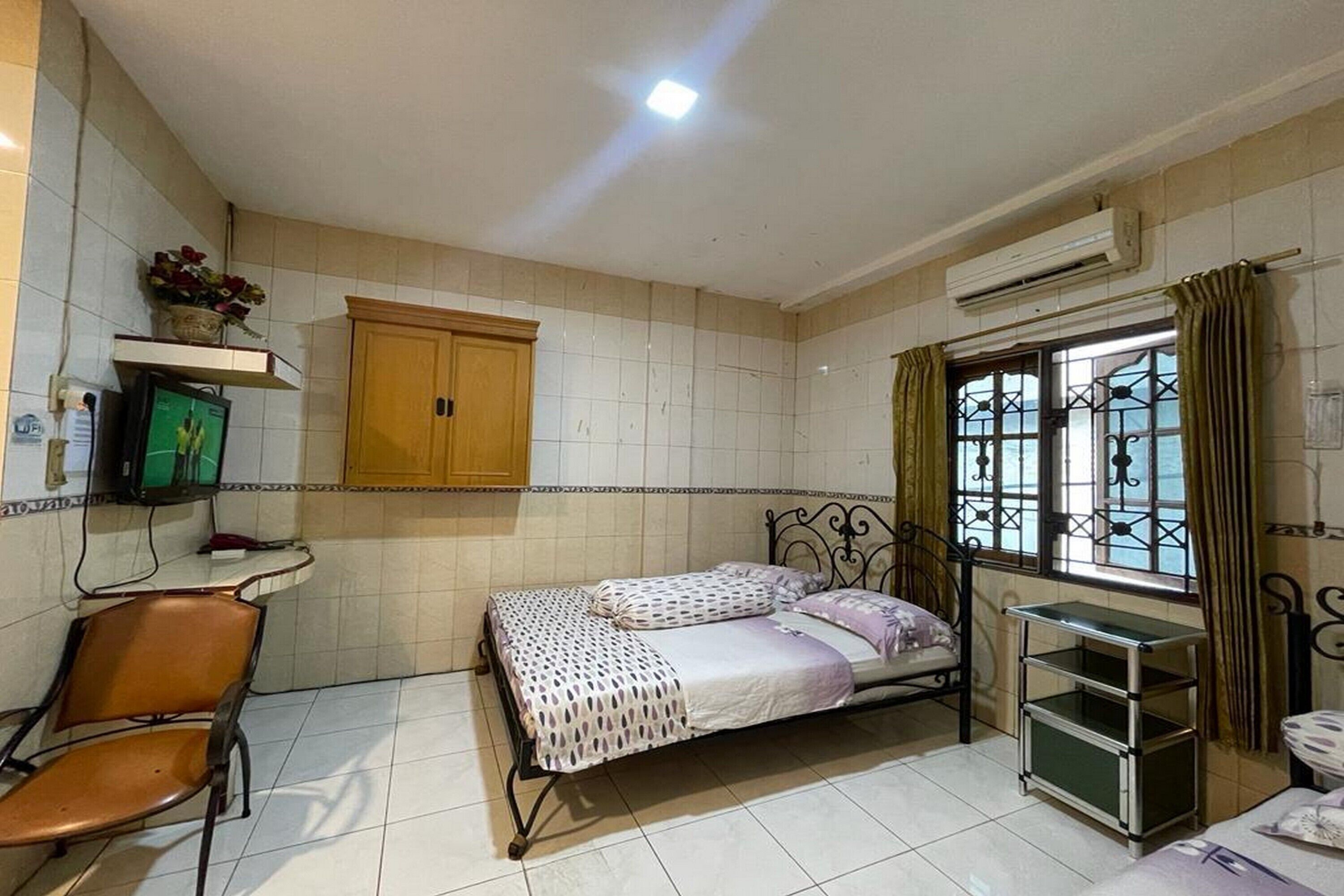 OYO 93502 Homestay Pakmuklis Syariah 2 Near Taman Mini Lhokseumawe