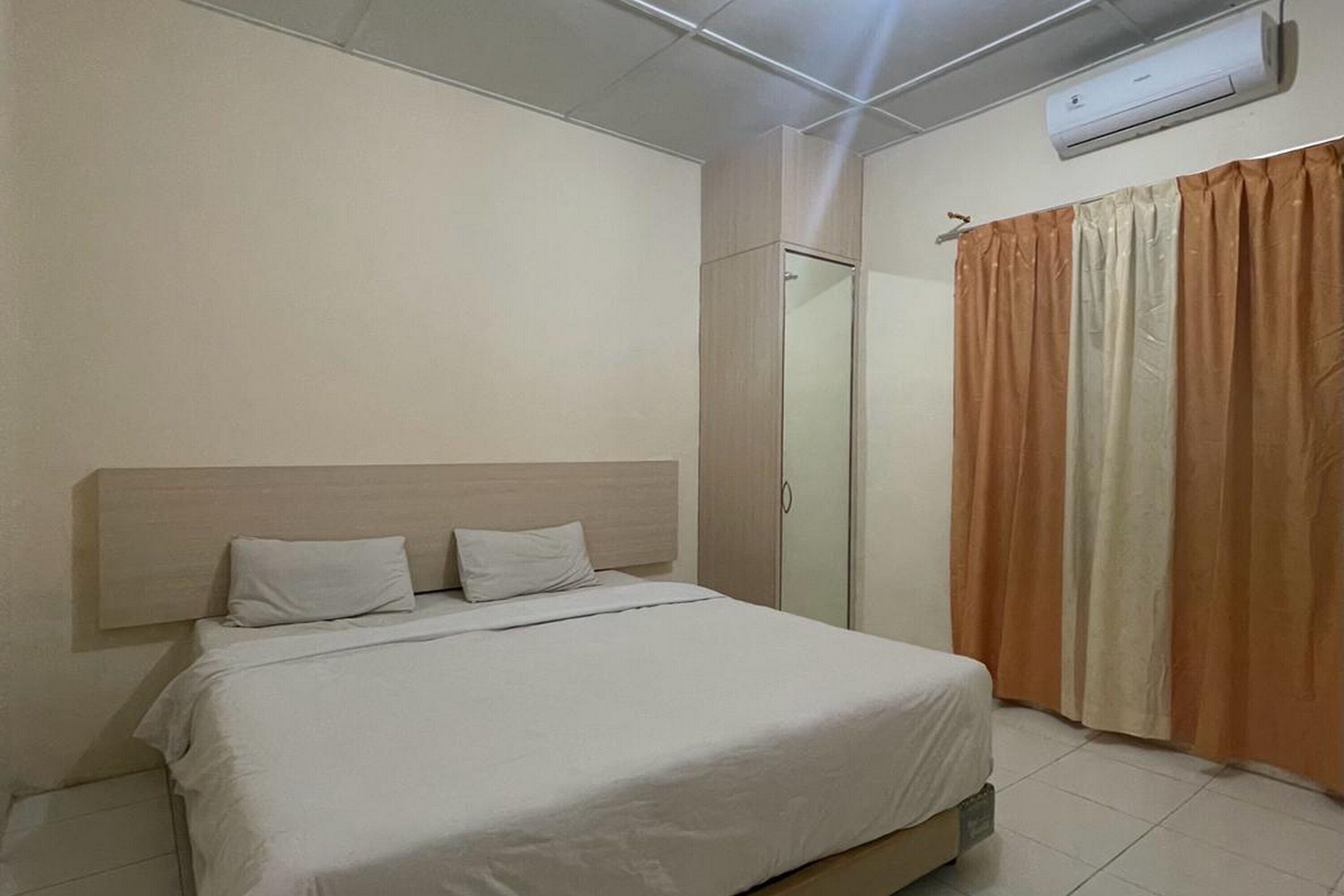 OYO 93502 Homestay Pakmuklis Syariah 2 Near Taman Mini Lhokseumawe