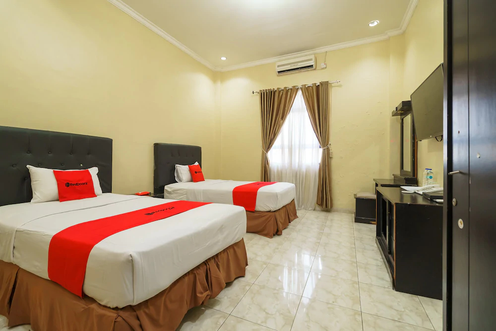 Hotel & Restaurant Sempurna by RedDoorz