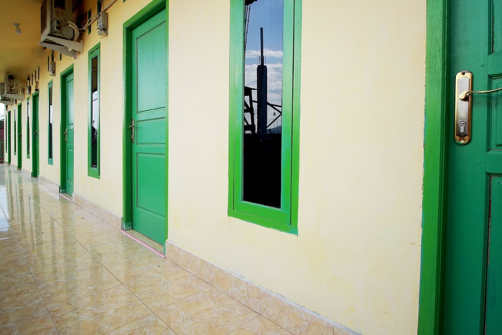 Sherren Guest House by OYO Rooms