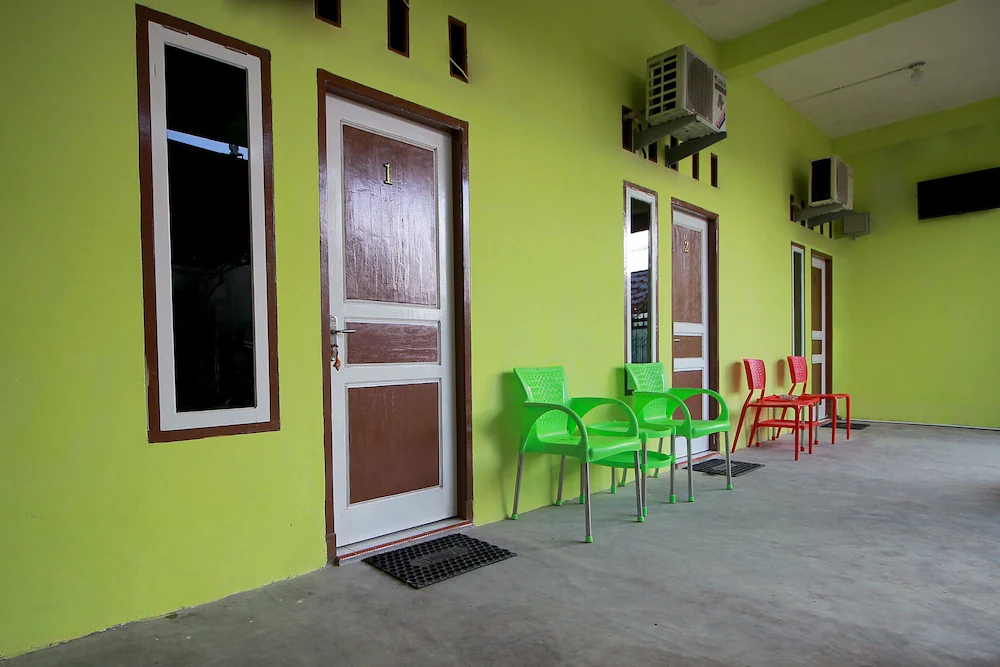 Sherren Guest House by OYO Rooms