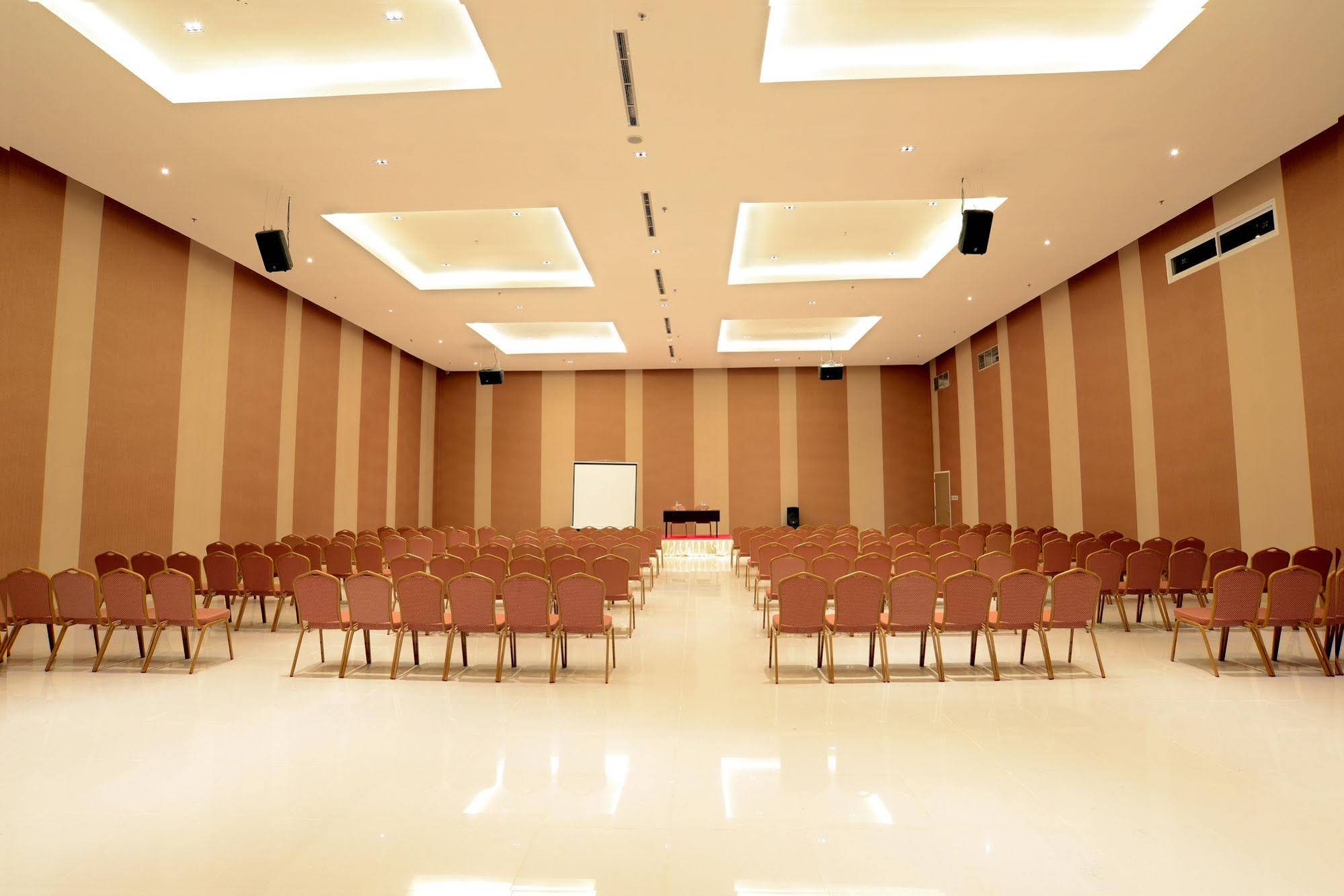 Hotel Santika Lahat