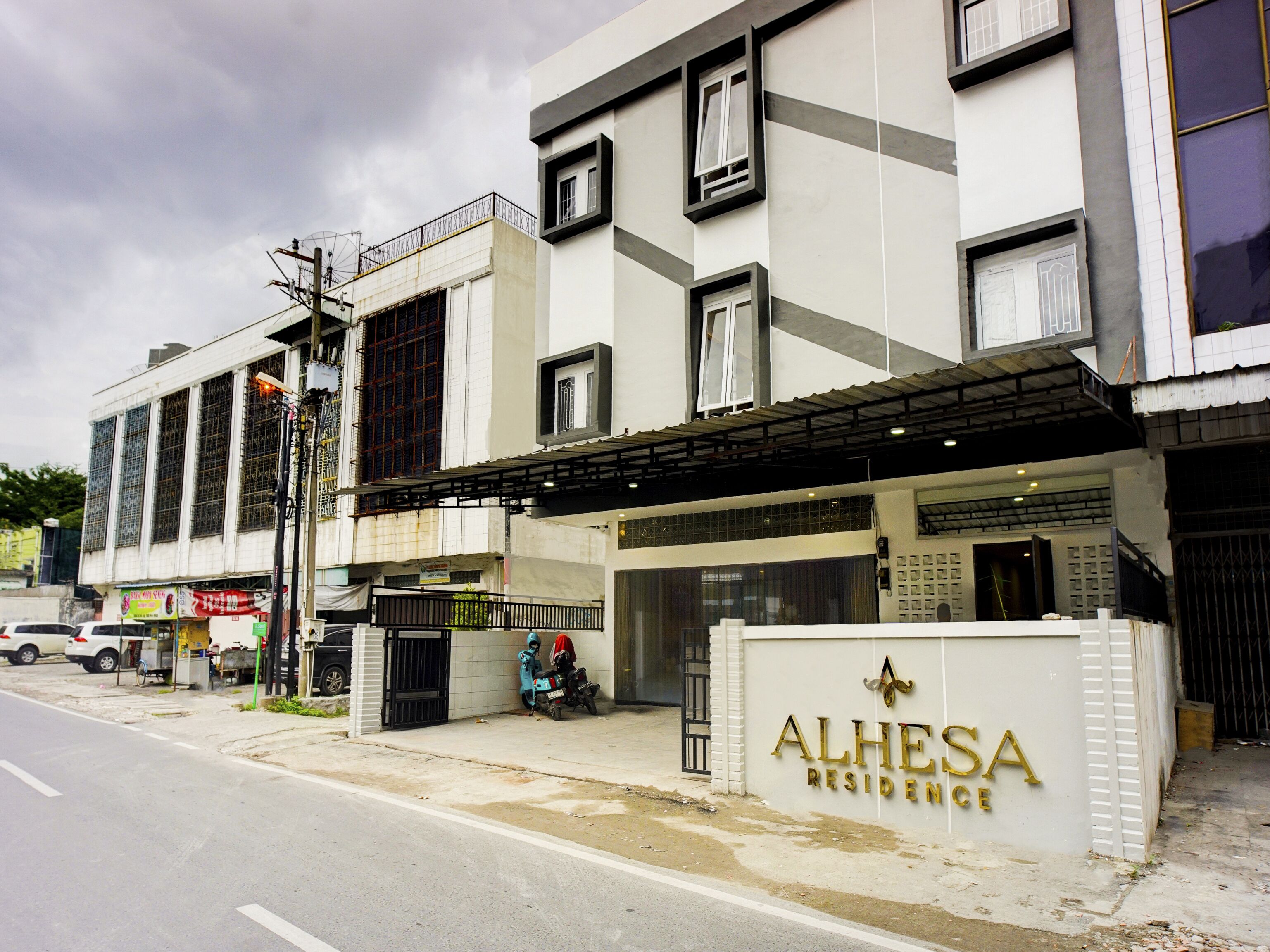 Alhesa Residence by OYO