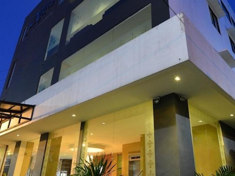 OYO Flagship 1348 Hotel Home Anaya