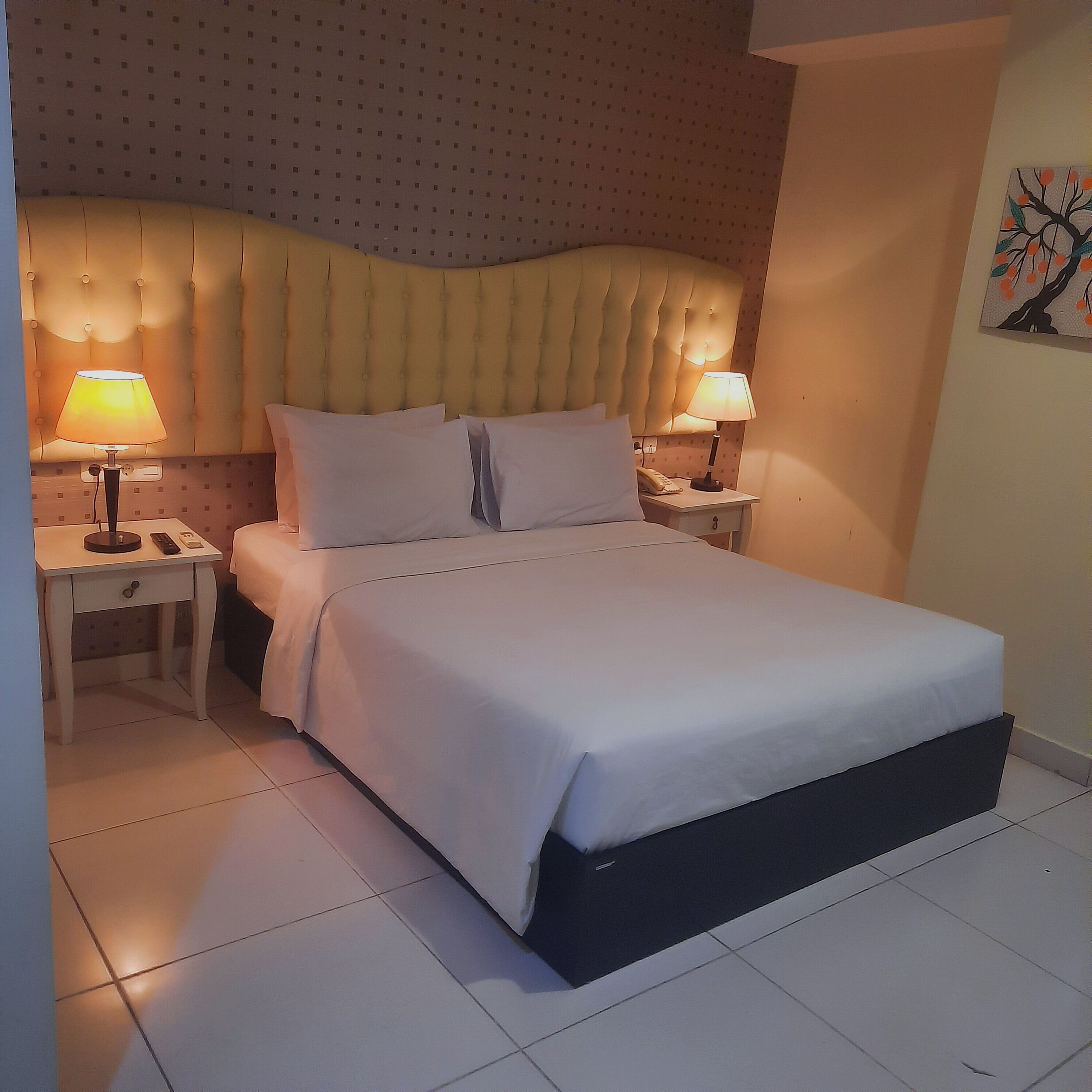 Anaya Hotel and Ballroom