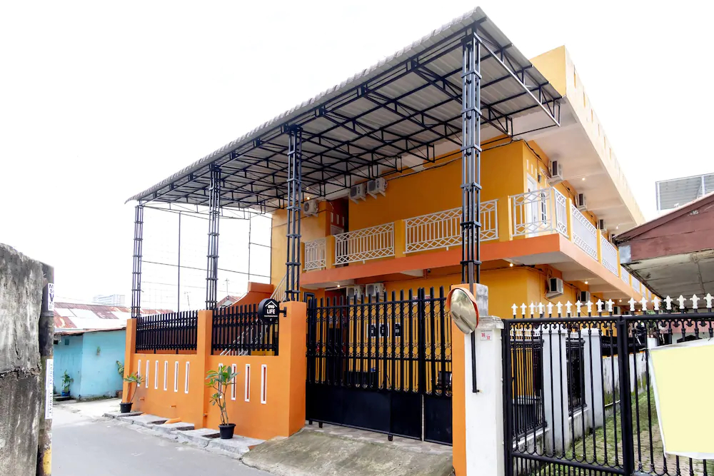 Arista Residence by OYO Rooms