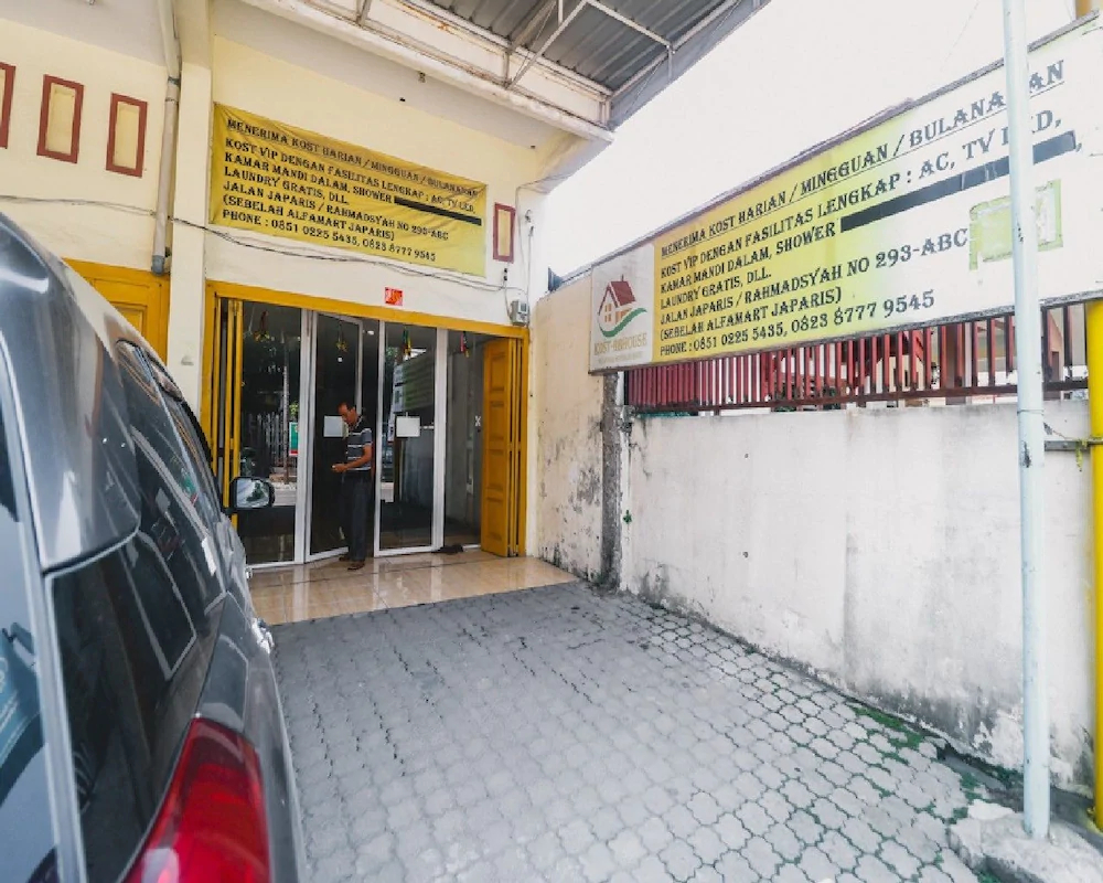 BBHOUSE Japaris by RedDoorz