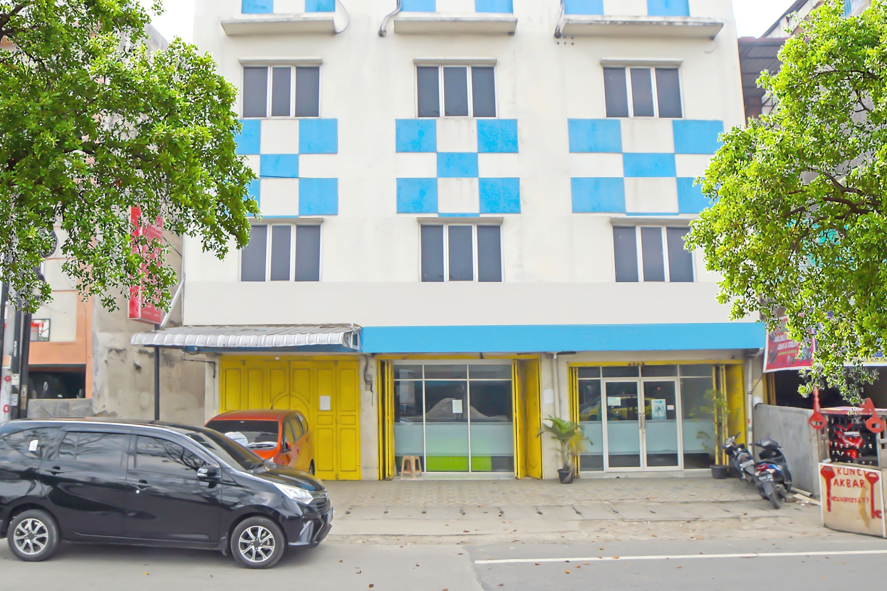 BB House Katamso By OYO