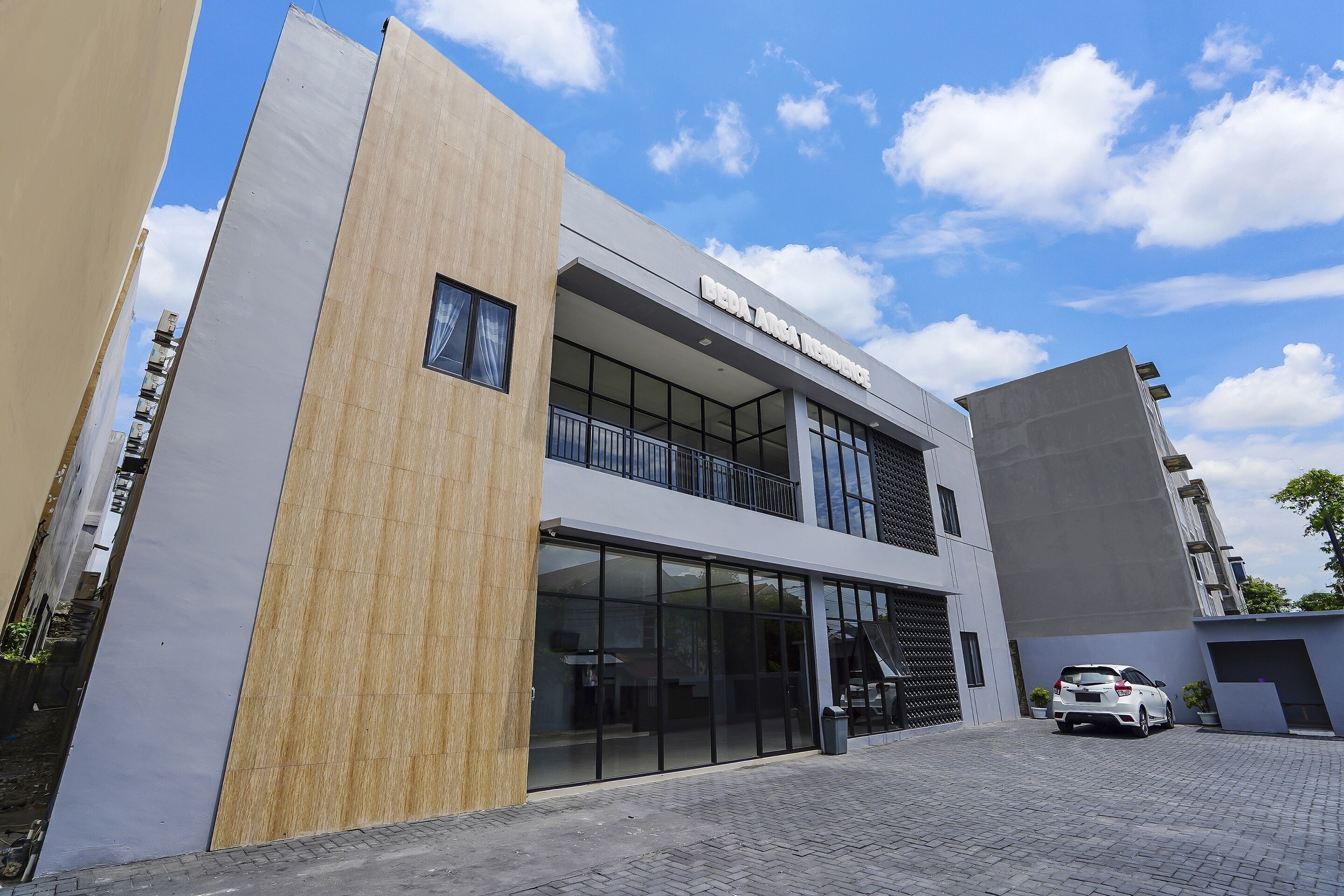 Super OYO 91181 Beda Arga Residence