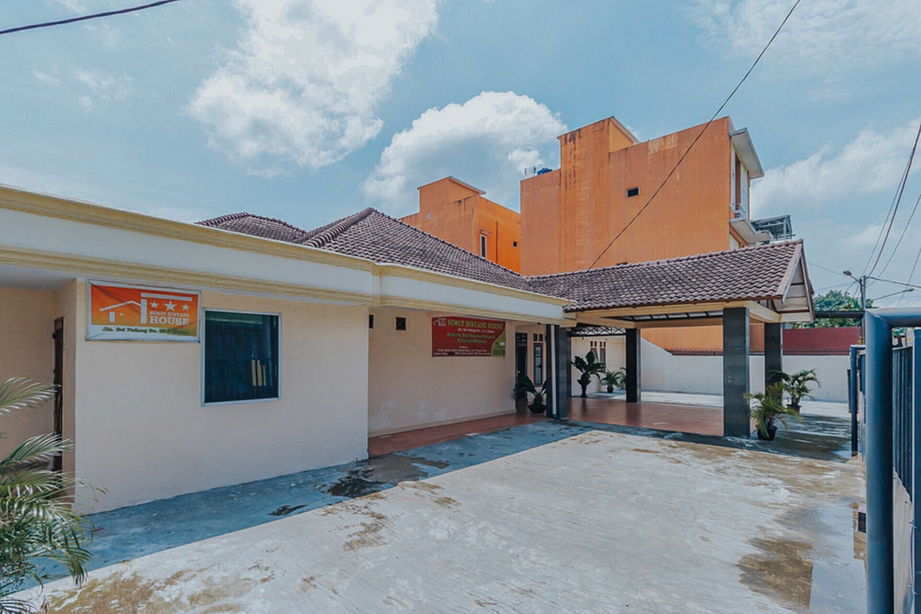 Bukit Bintang House by RedDoorz