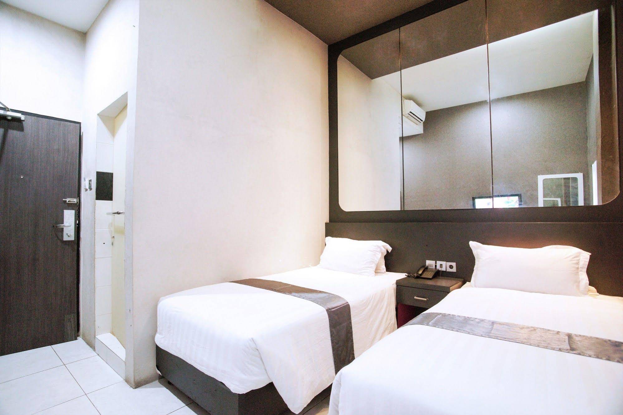 Candi Hotel