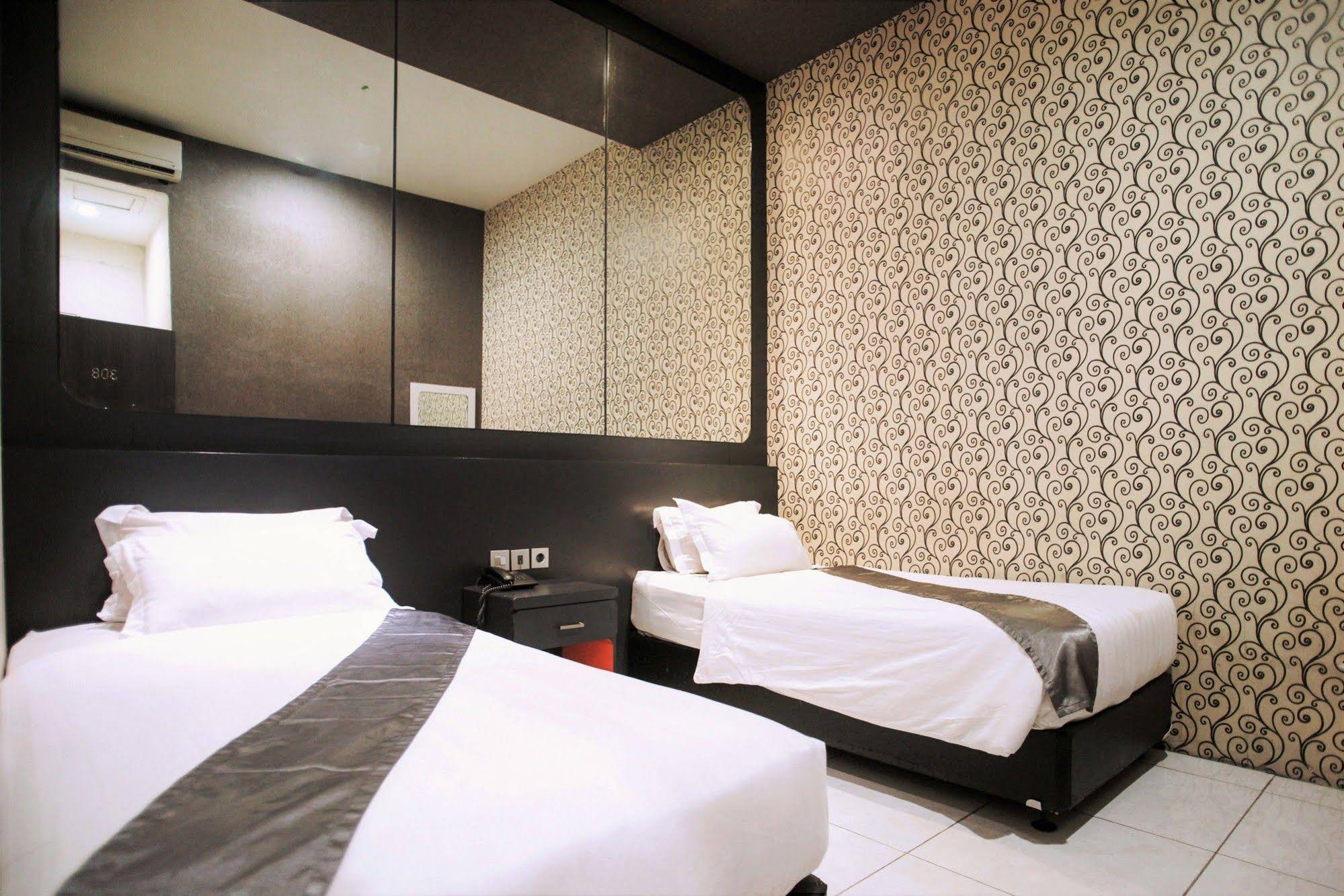 Candi Hotel