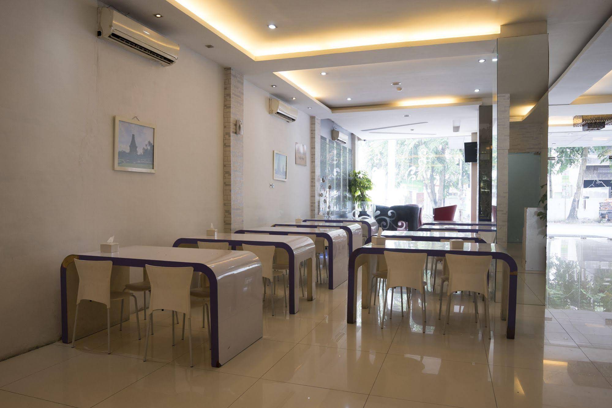 Candi Hotel