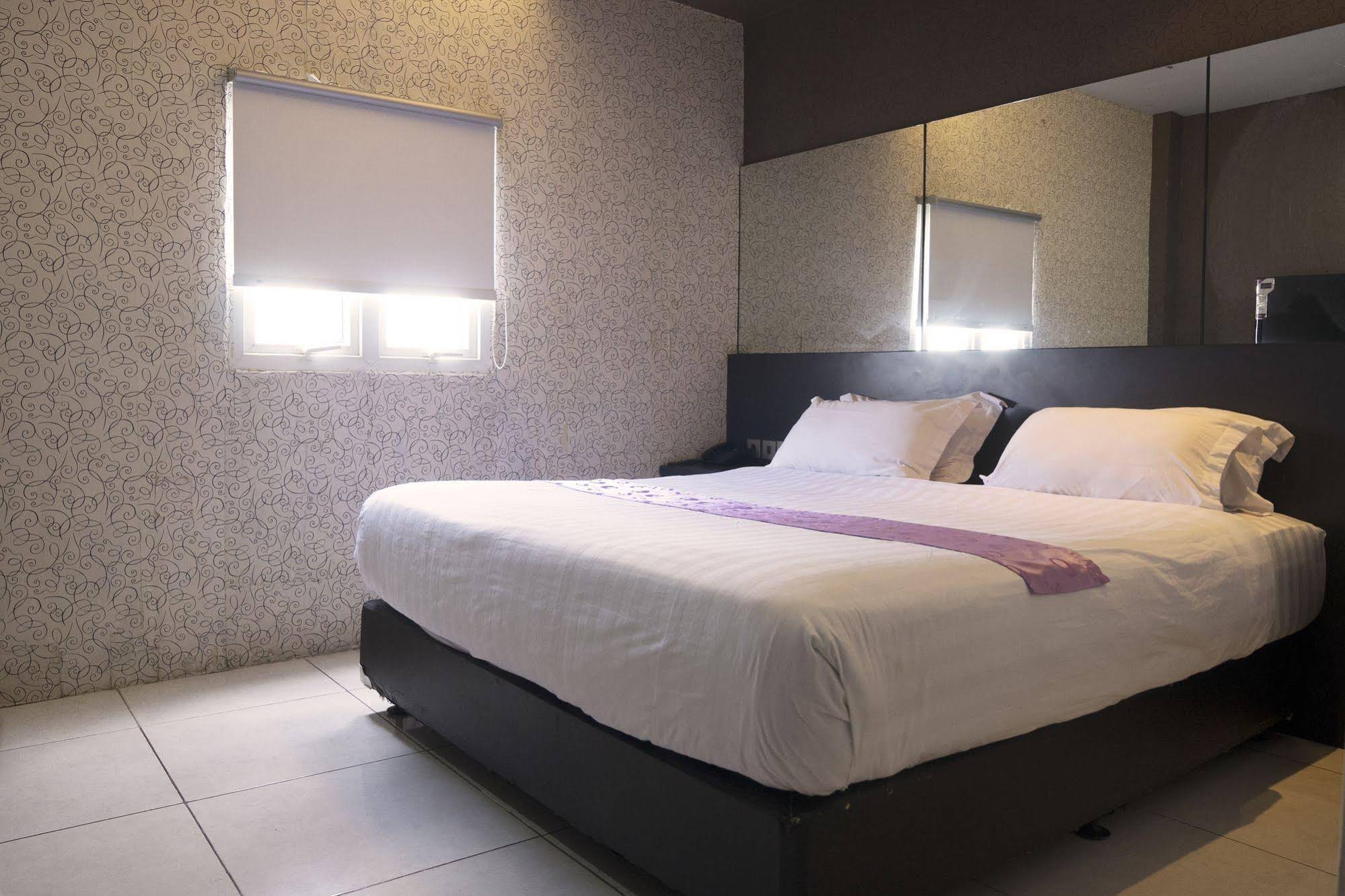 Candi Hotel