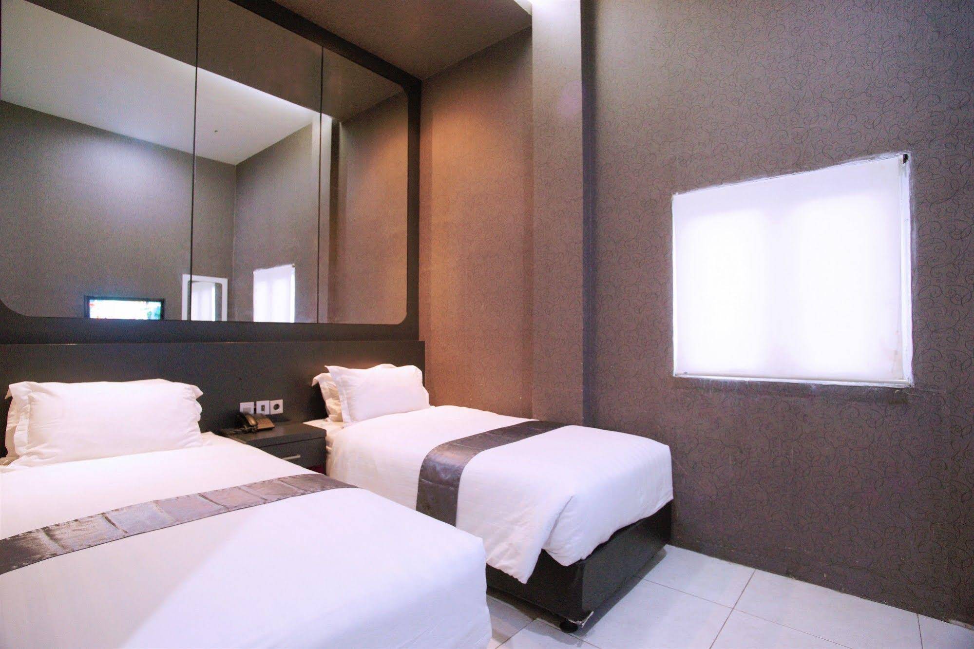 Candi Hotel