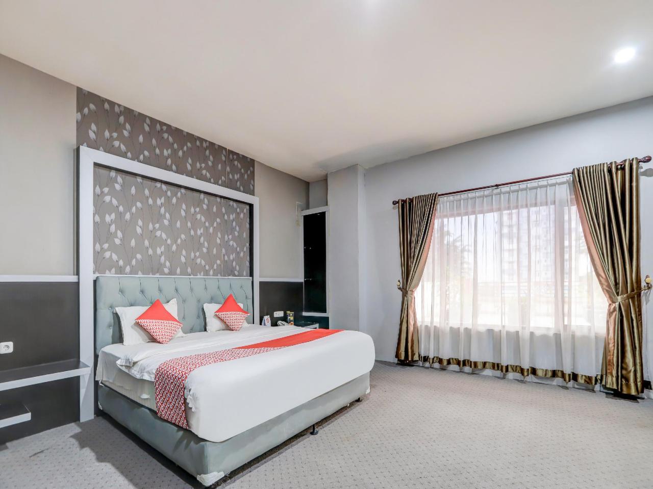 Capital O 90050 Raz Hotel And Convention