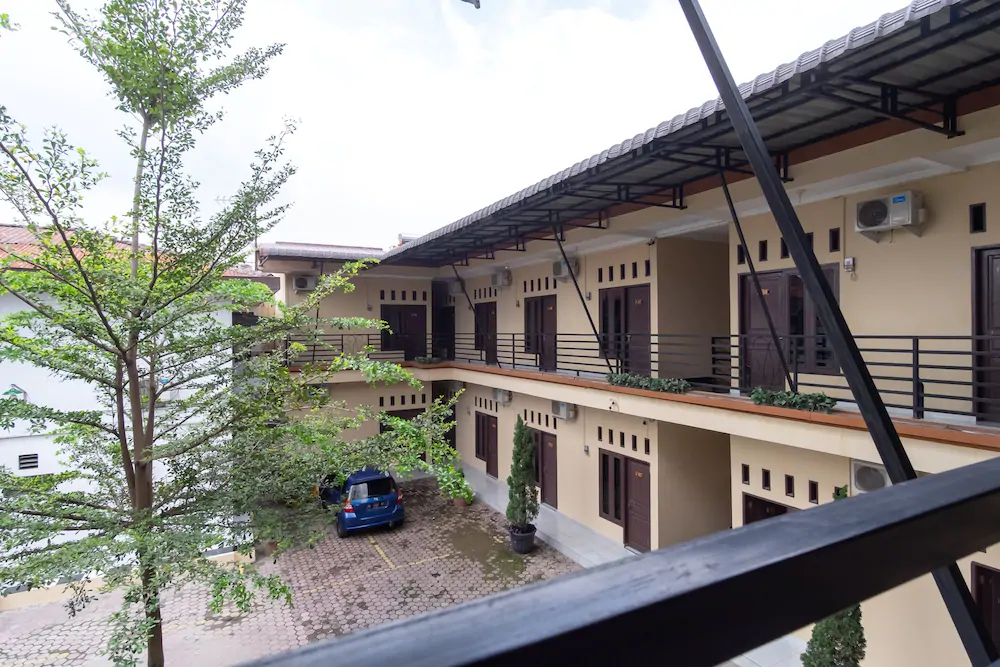 Carofin Guest House by OYO Rooms