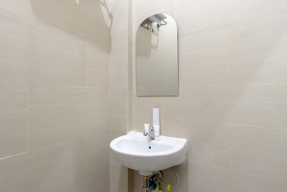 Carofin Guest House by OYO Rooms