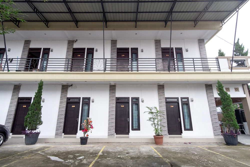 Carofin Guest House by OYO Rooms