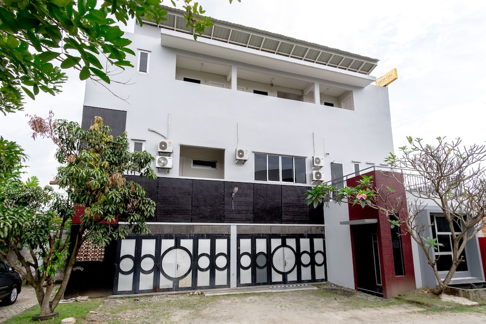 Citra Arcade Residence by OYO Rooms