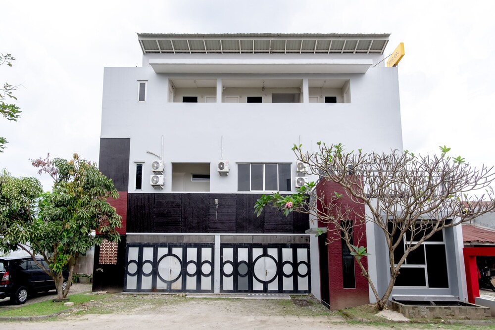 Citra Arcade Residence by OYO Rooms