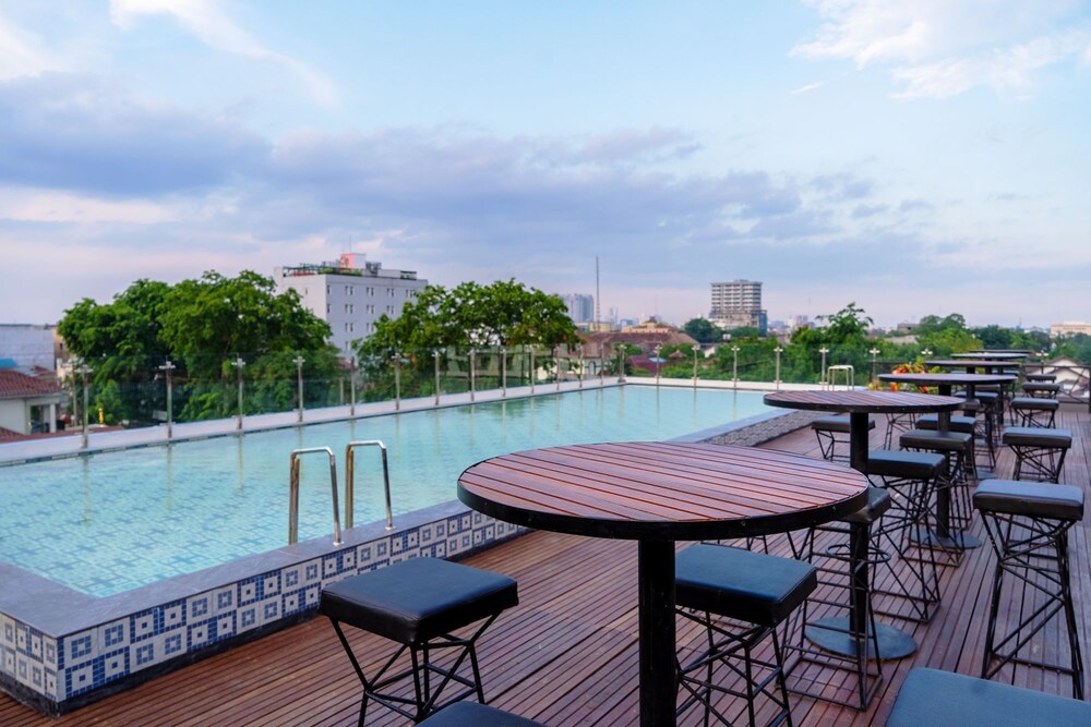 De'Tonga Hotel by ZEN Rooms