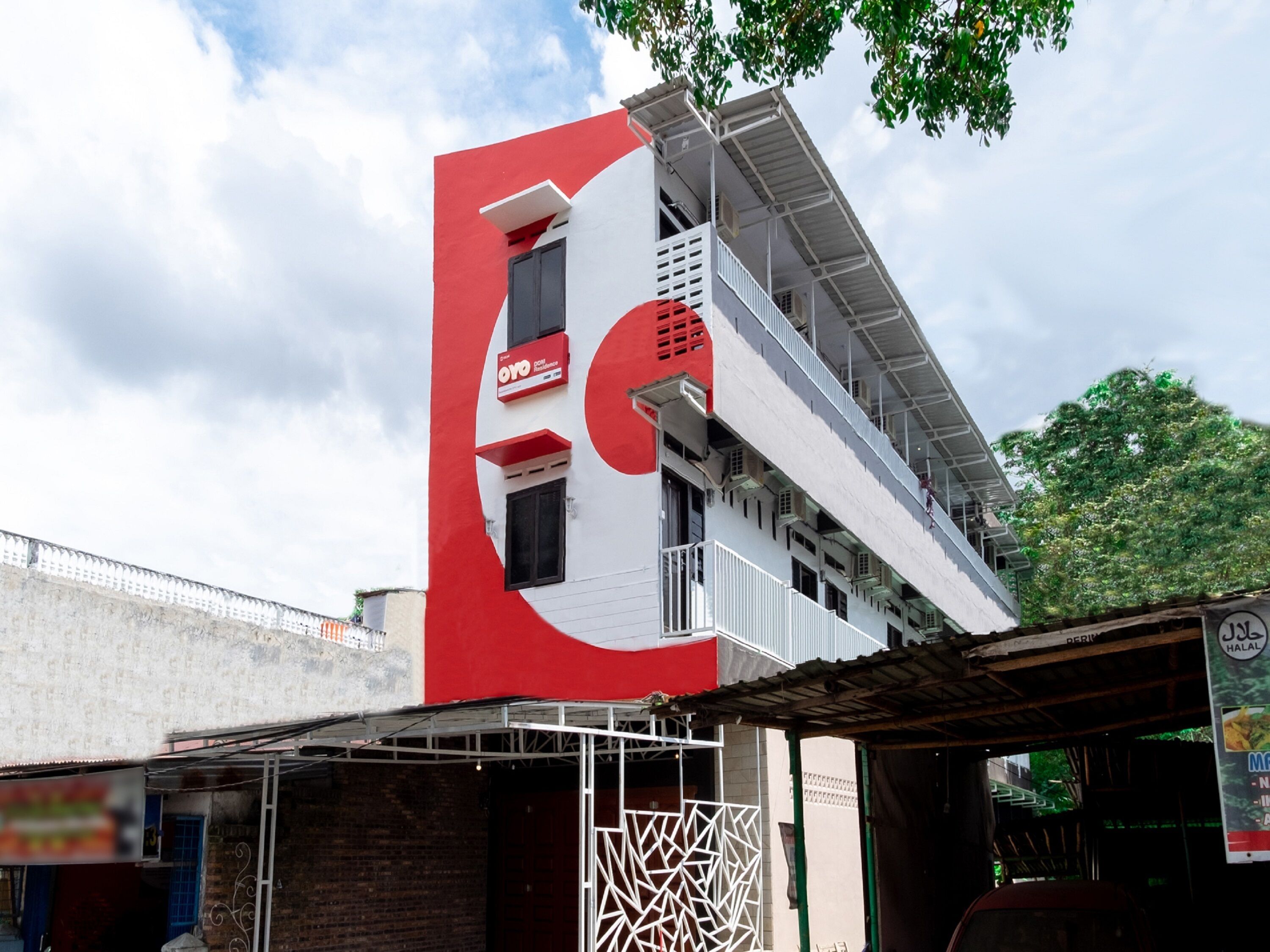 Dom Residence by OYO Rooms