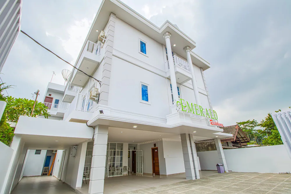 Emerald Residence