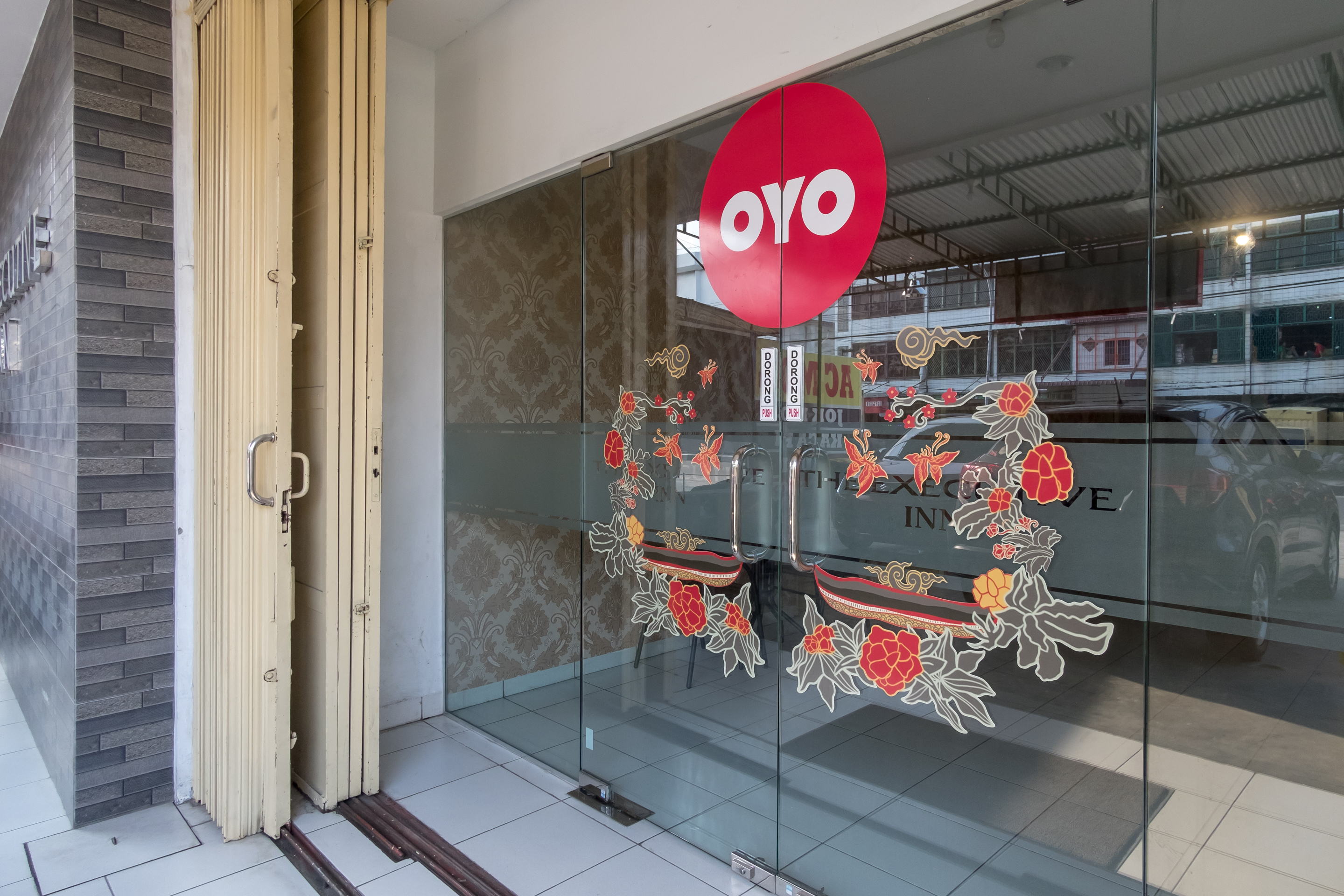 Executive Inn By OYO Rooms