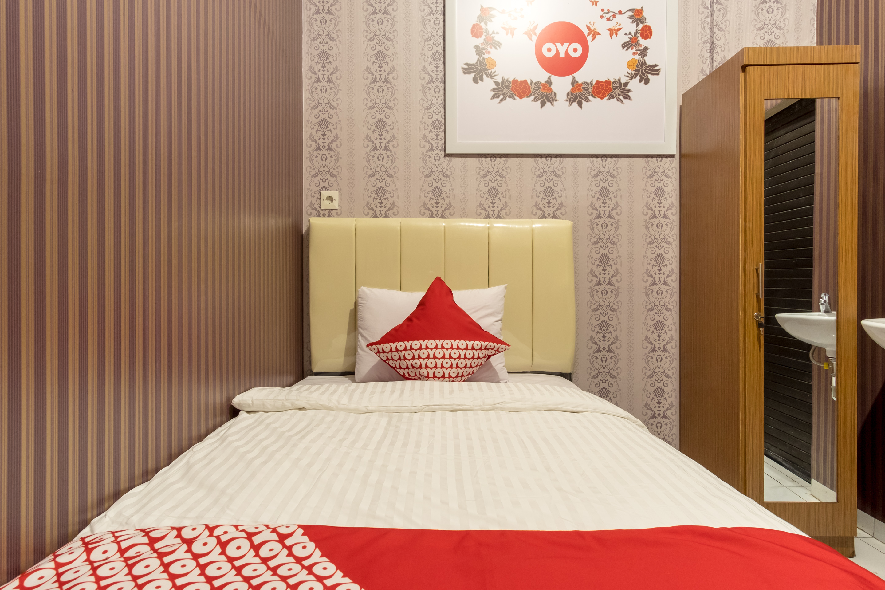 Executive Inn By OYO Rooms