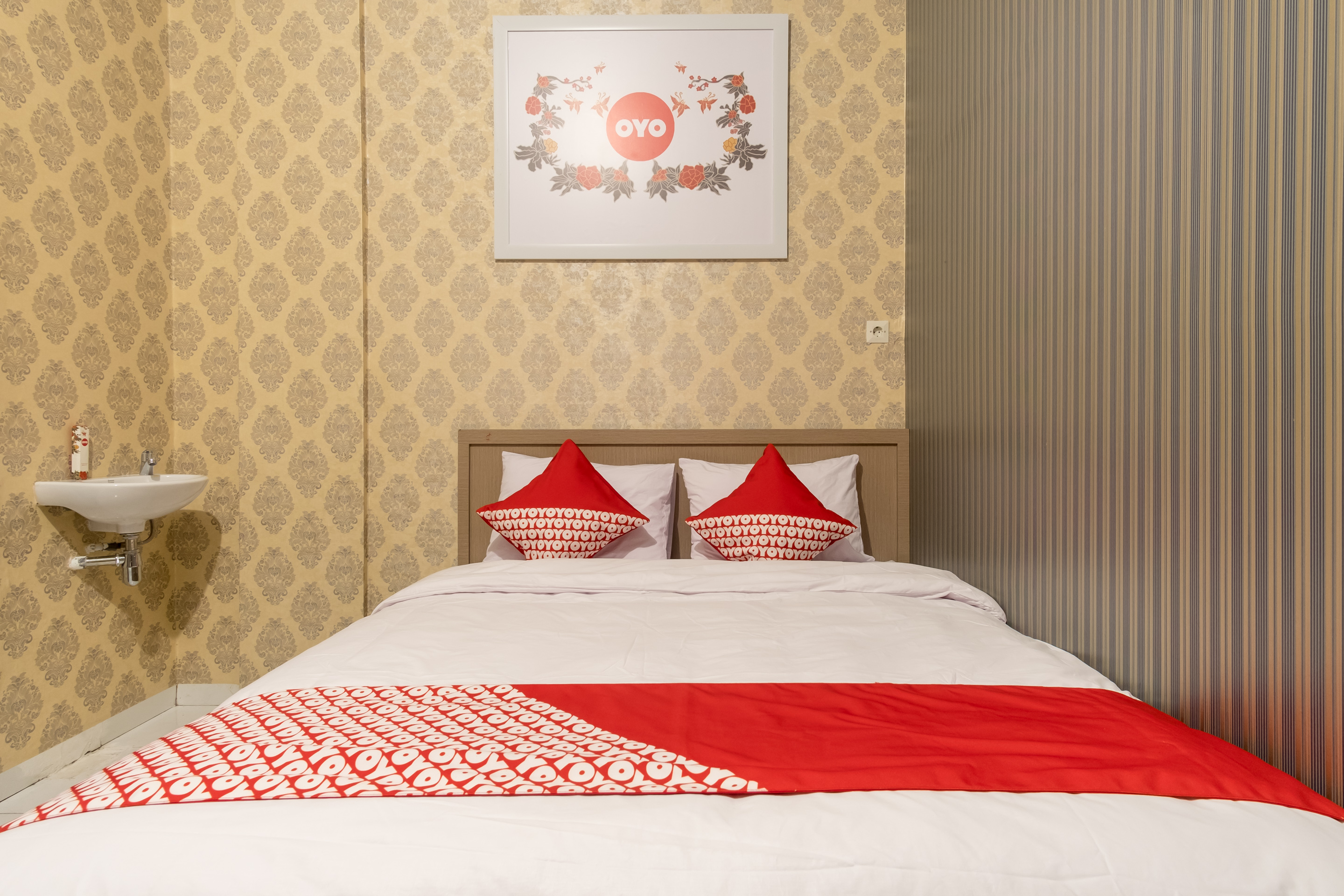 Executive Inn By OYO Rooms