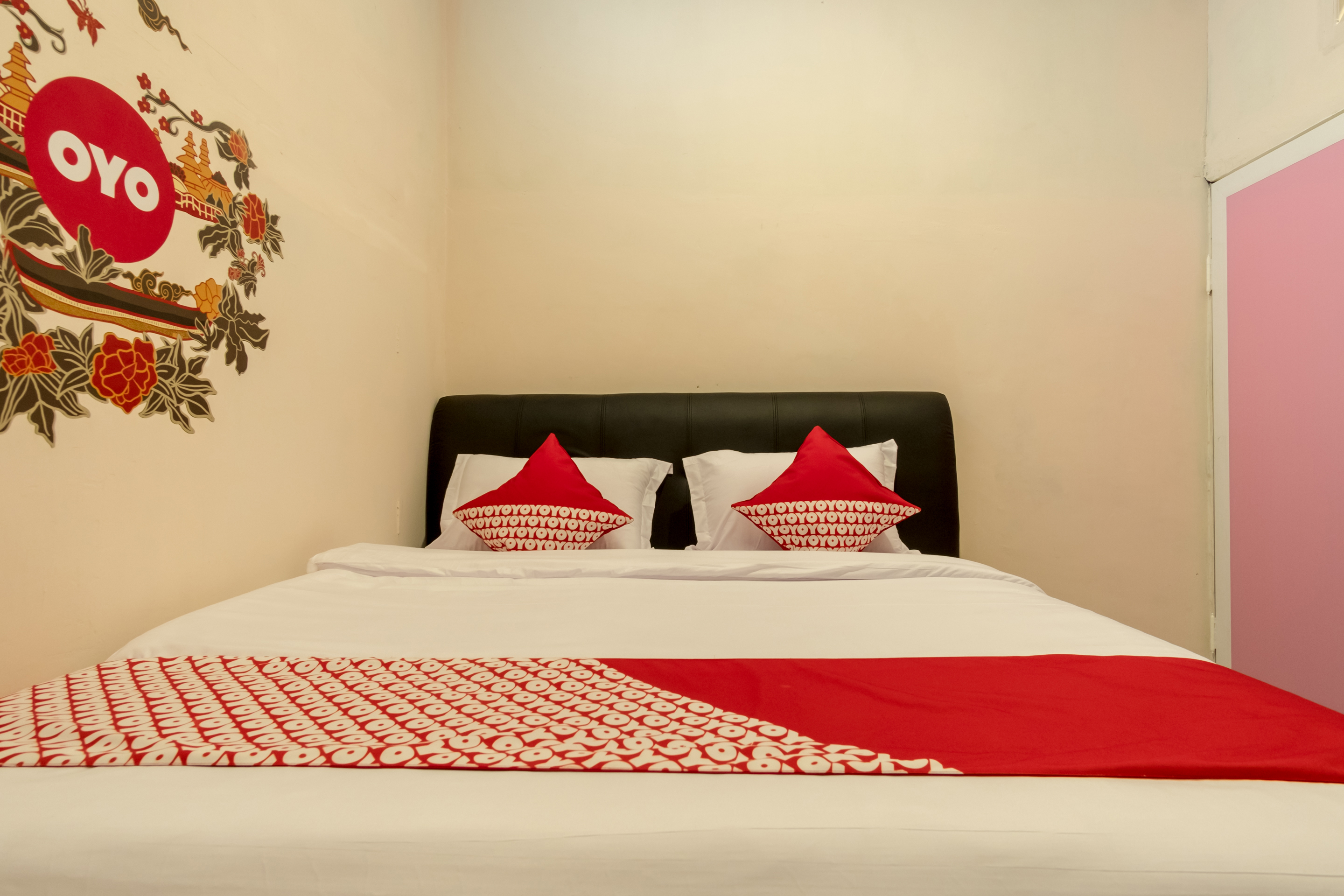 RedDoorz At Fella Homestay Medan