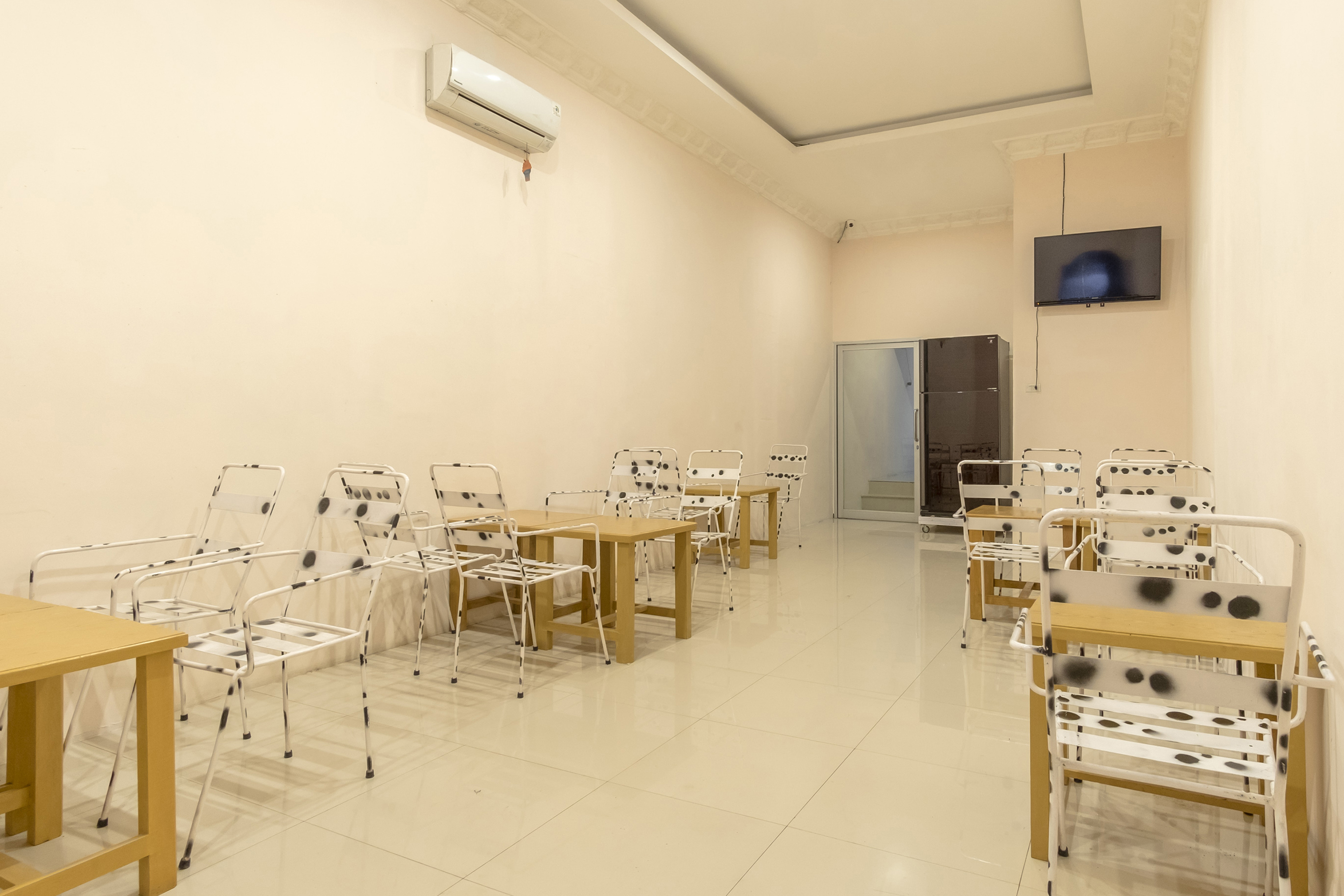 RedDoorz At Fella Homestay Medan