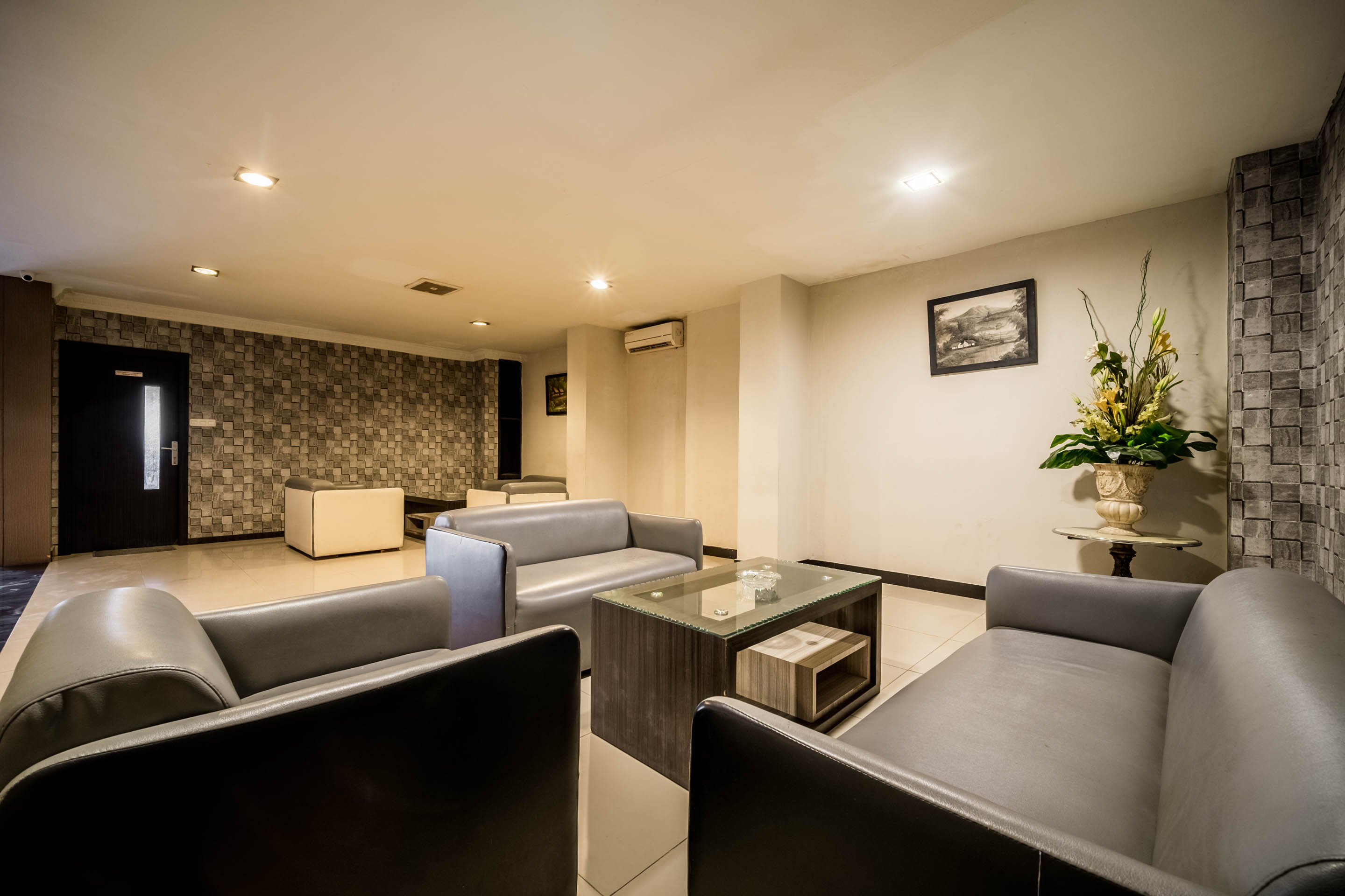 Grand Darussalam Hotel by OYO Rooms