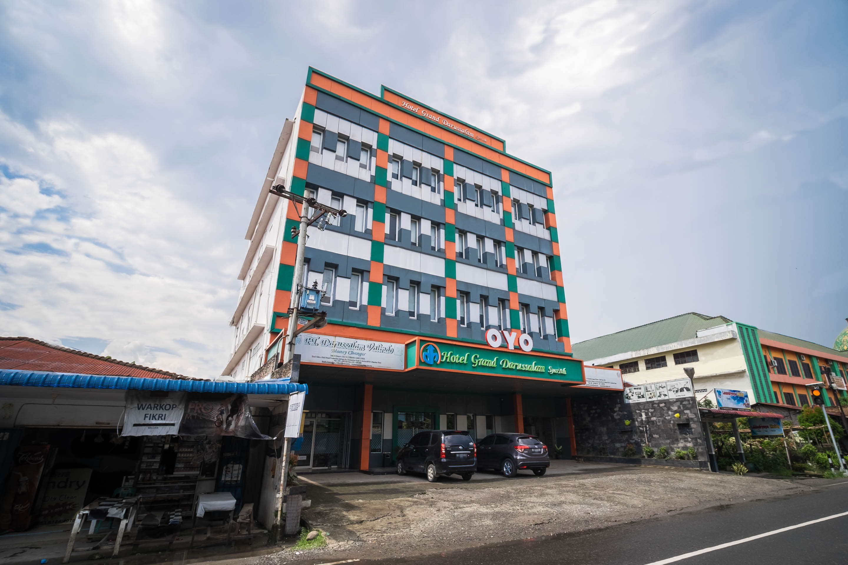 Grand Darussalam Hotel by OYO Rooms