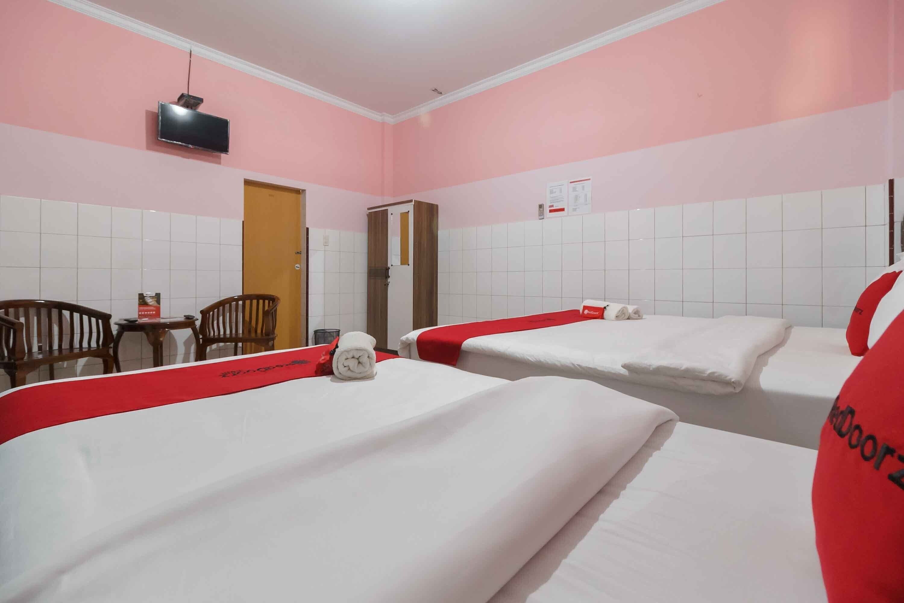Guest House Restu Ibu by RedDoorz
