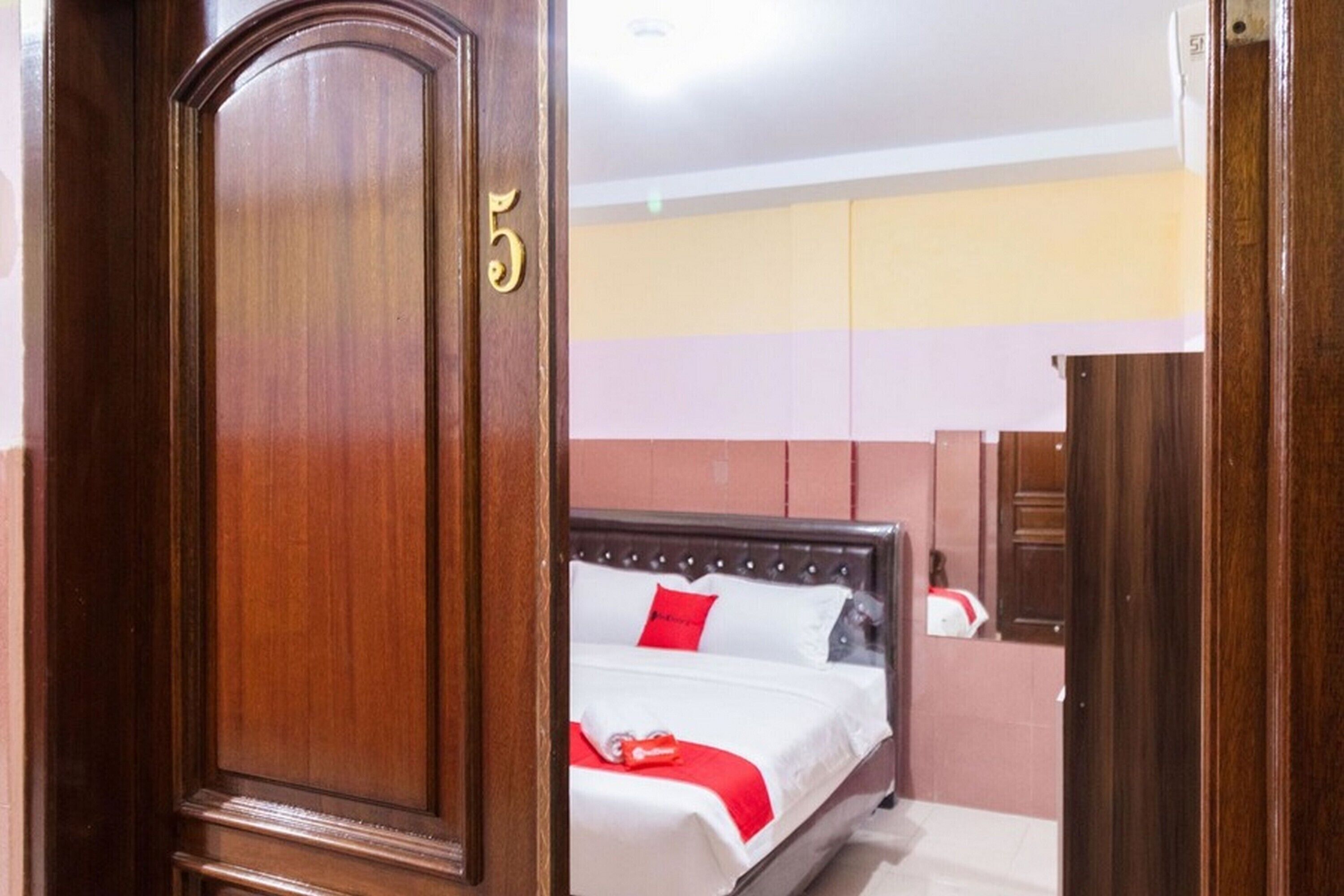 Guest House Restu Ibu by RedDoorz