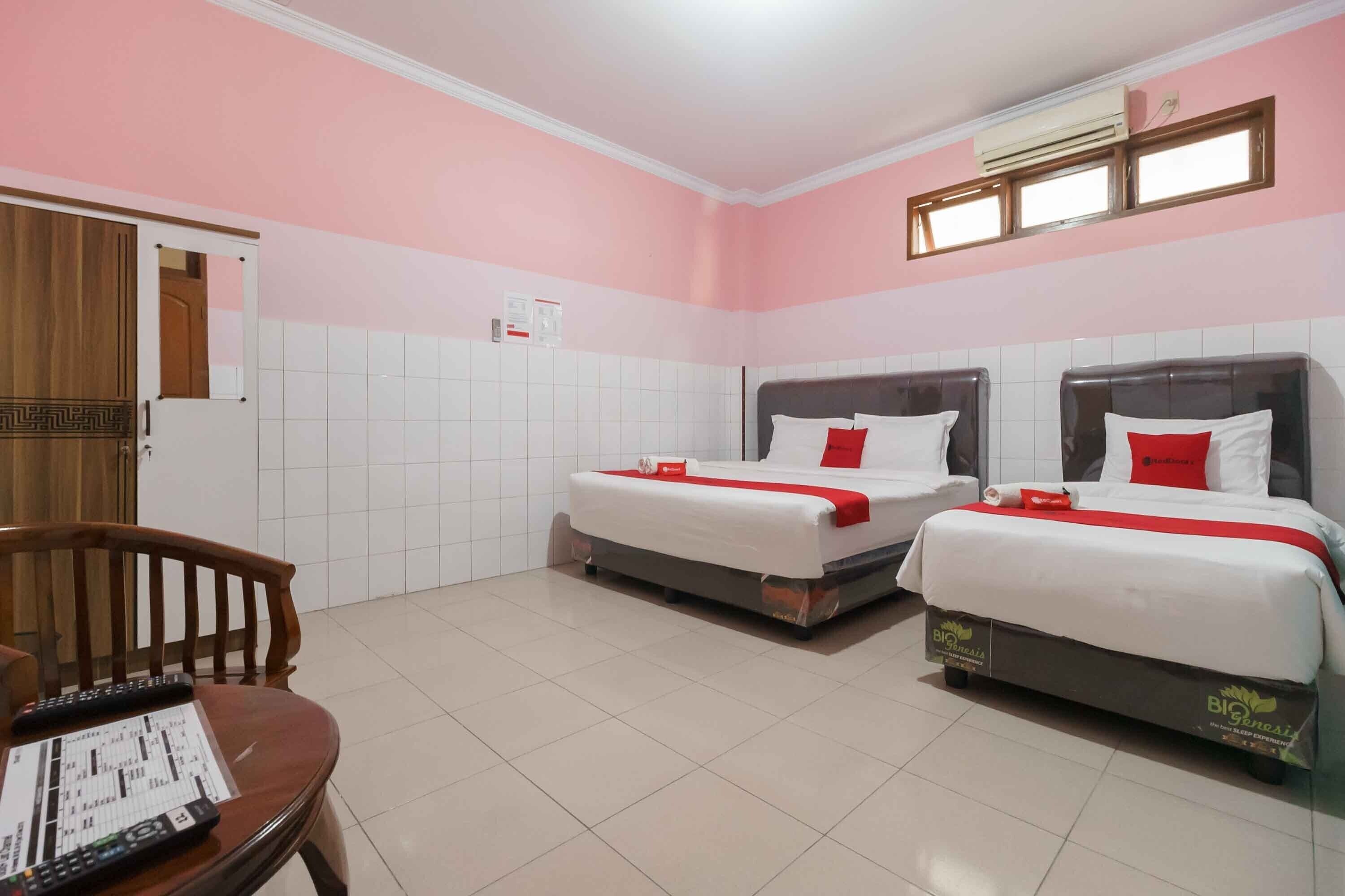 Guest House Restu Ibu by RedDoorz