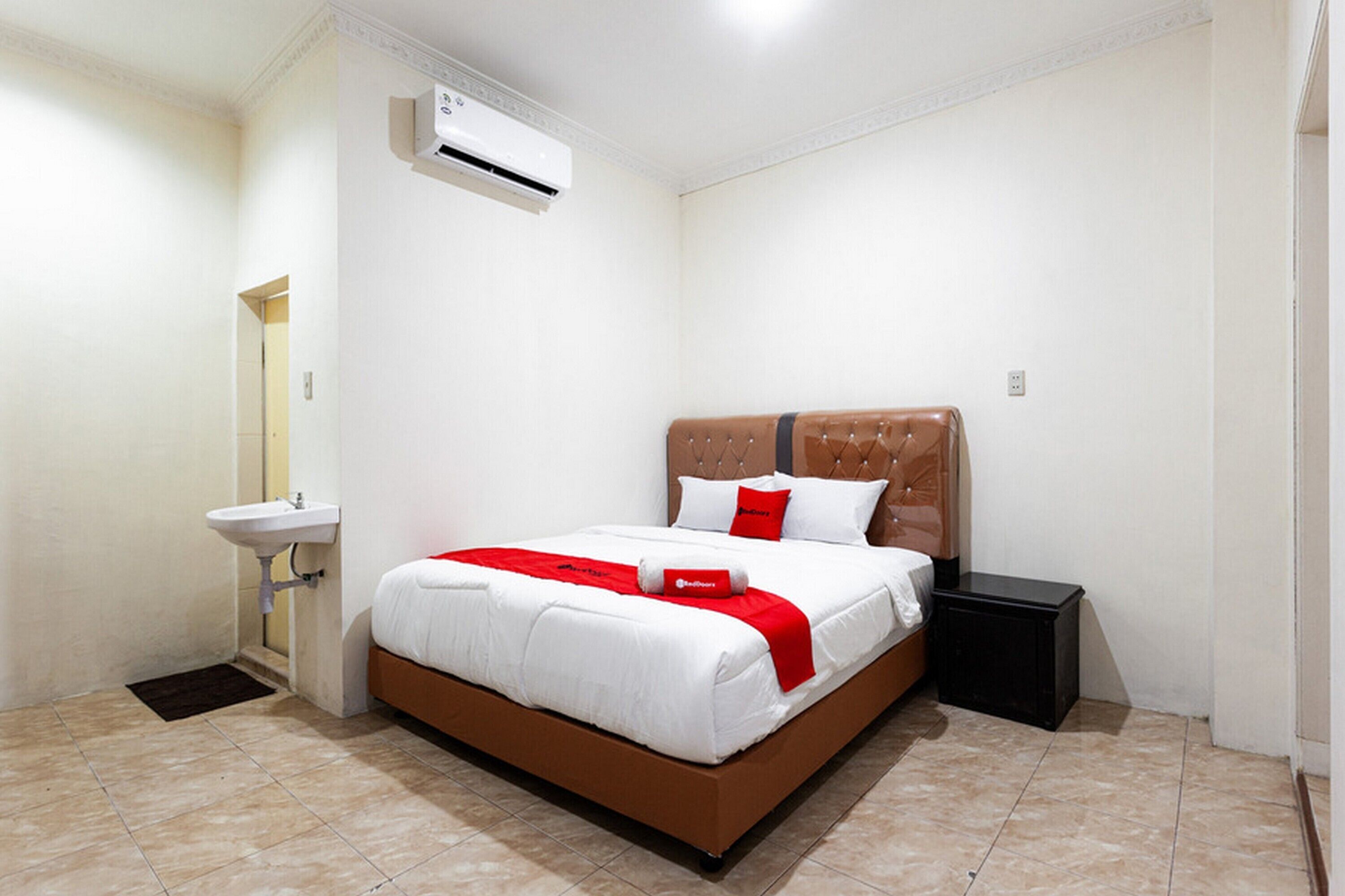 Hotel Nidia Nugraha by RedDoorz