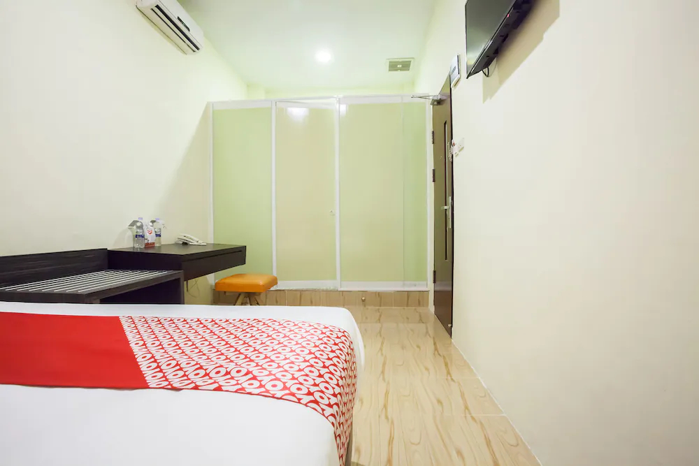 Hotel Winston by OYO Rooms