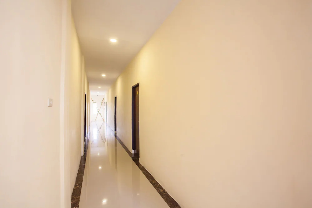 Hotel Winston by OYO Rooms