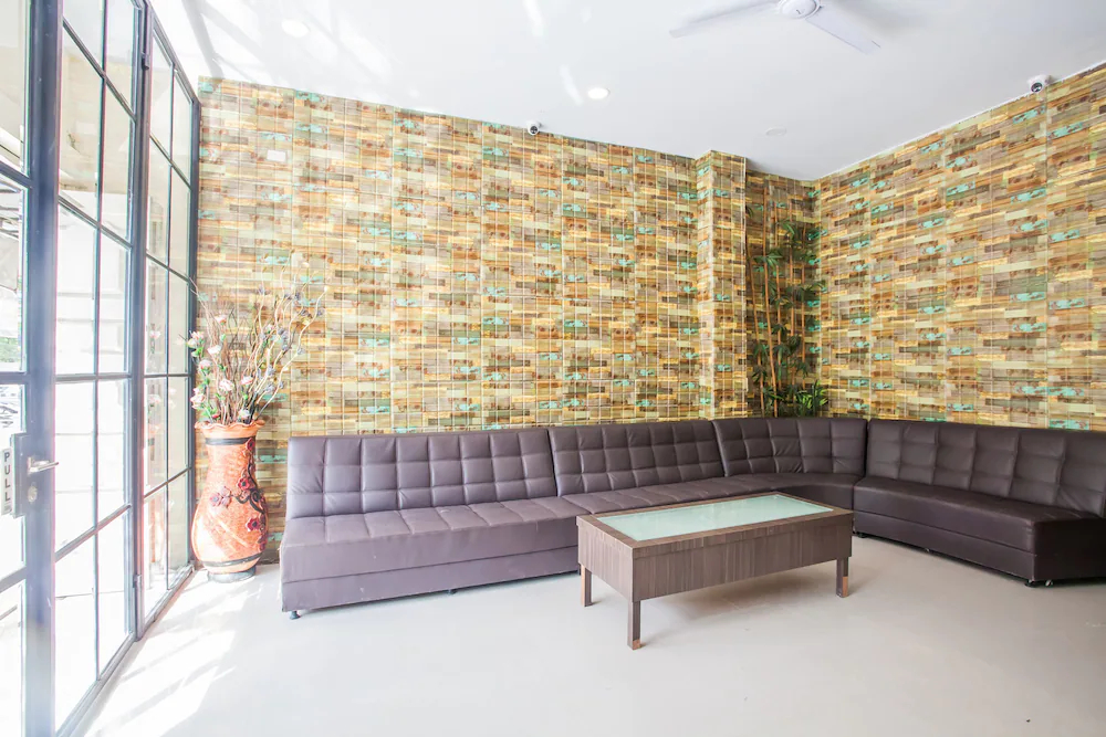 Hotel Winston by OYO Rooms