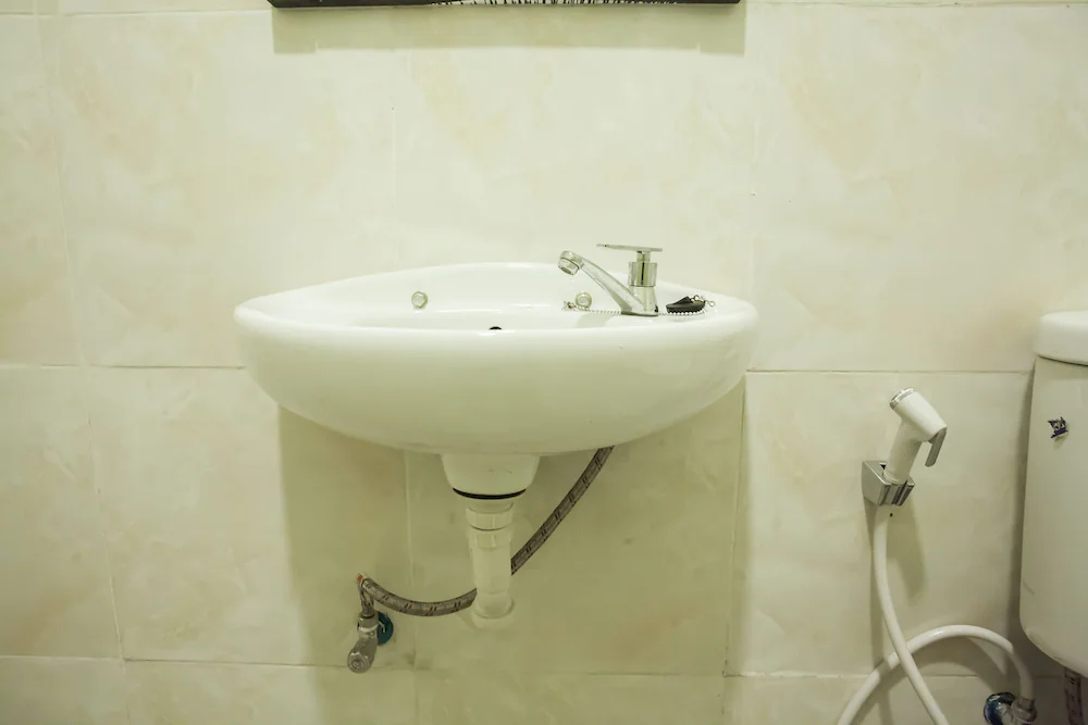 Hotel Winston by OYO Rooms