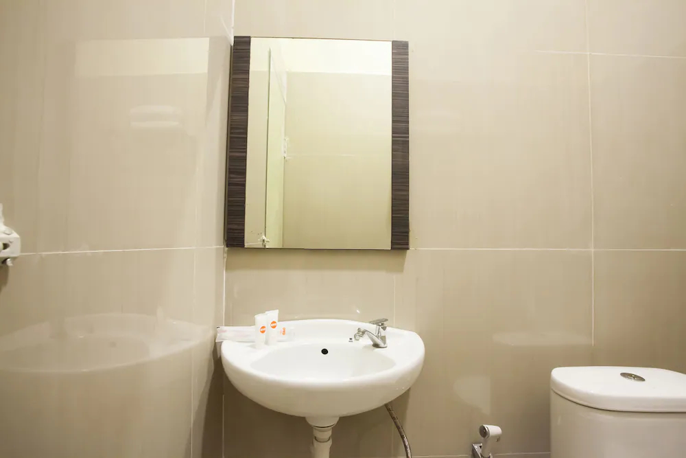 Hotel Winston by OYO Rooms