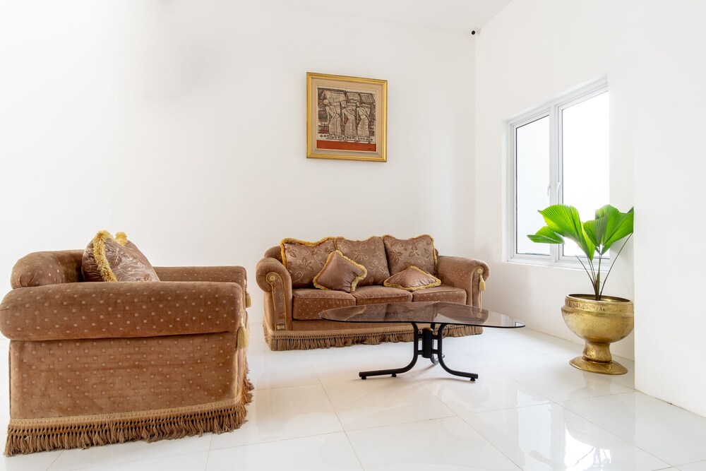 OYO Flagship 1794 Kamojo Gh Medan