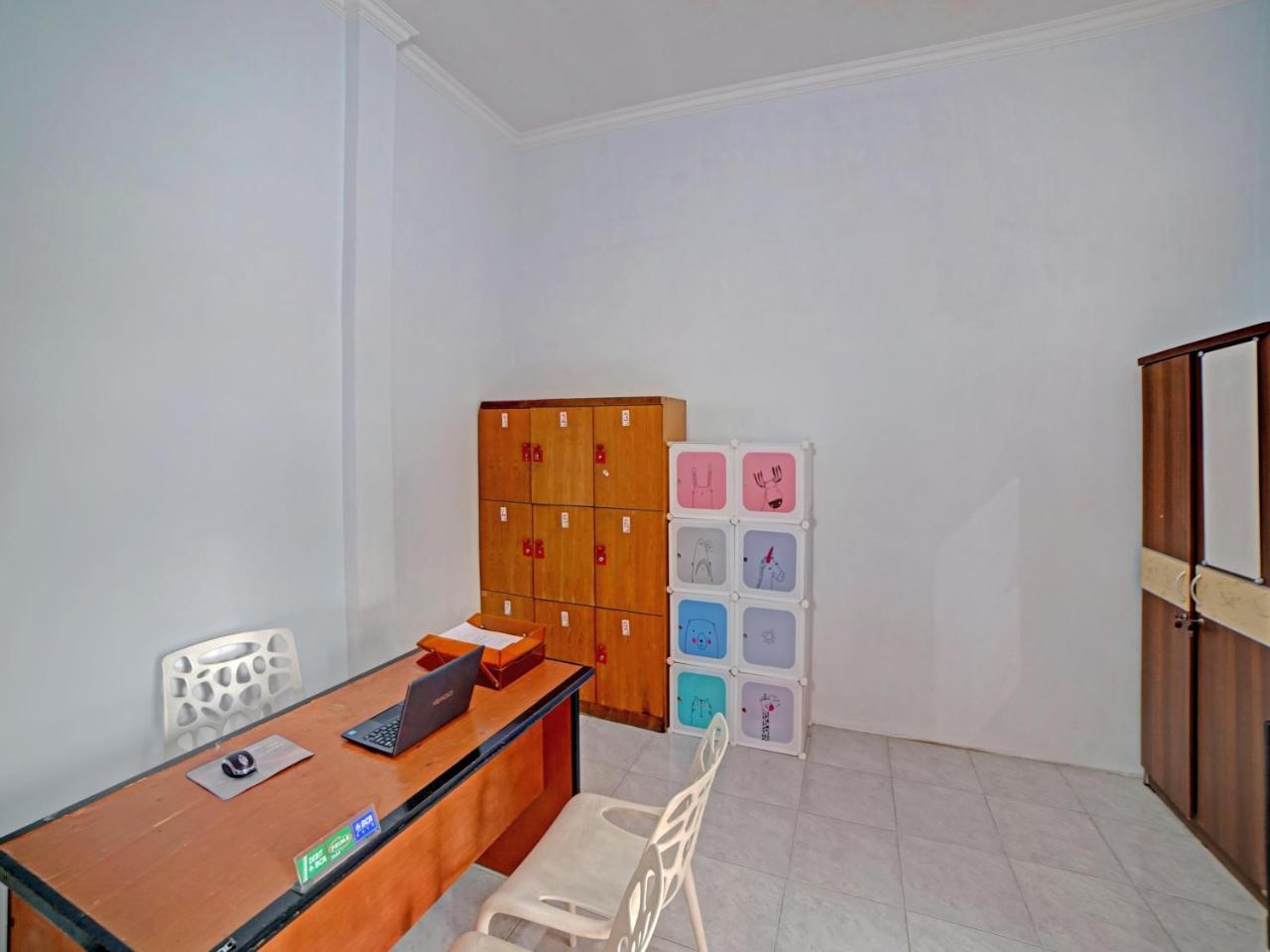 Madina Residence by OYO Rooms
