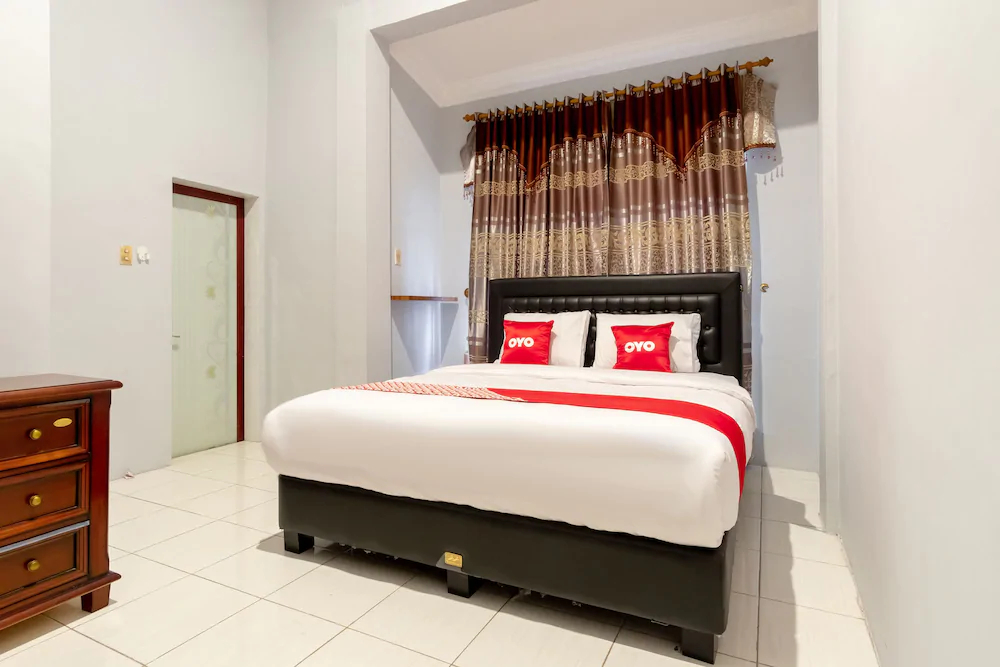 Medan Guest House by OYO Rooms